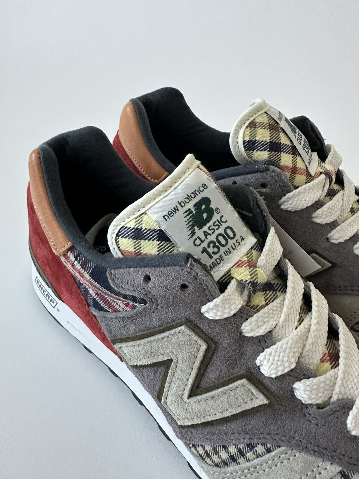 New Balance New Balance 1300 - Plaid Pack Size US 9.5 / EU 42-43 - 2 Thumbnail