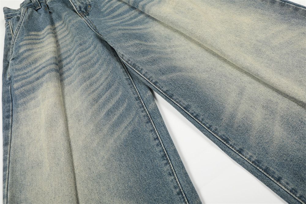 Vintage Men's loose pleated gradient washed distressed jeans Size US 32 / EU 48 - 4 Thumbnail