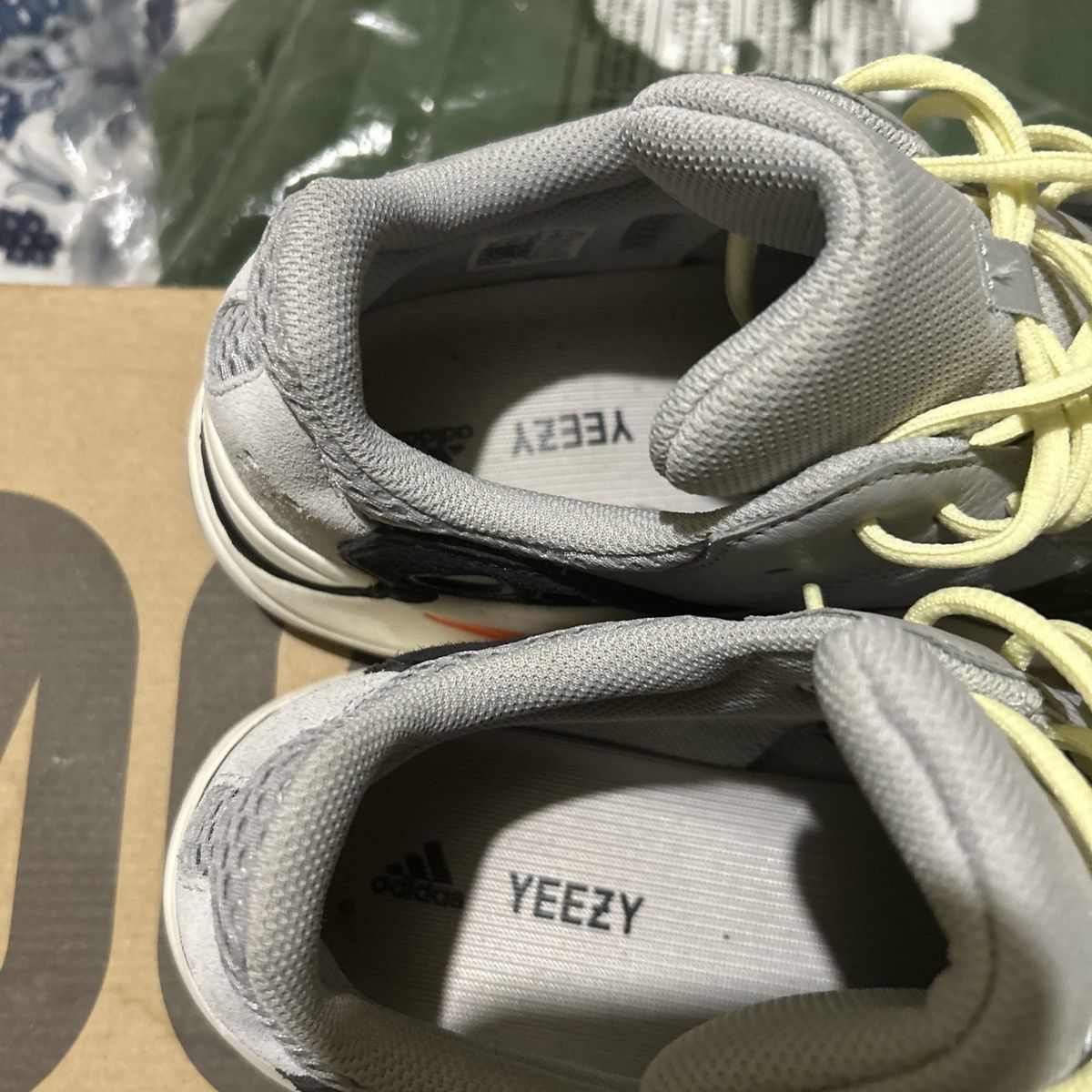 Adidas Yezzy boost 700 wave runner Size US 10 / EU 43 - 8 Thumbnail