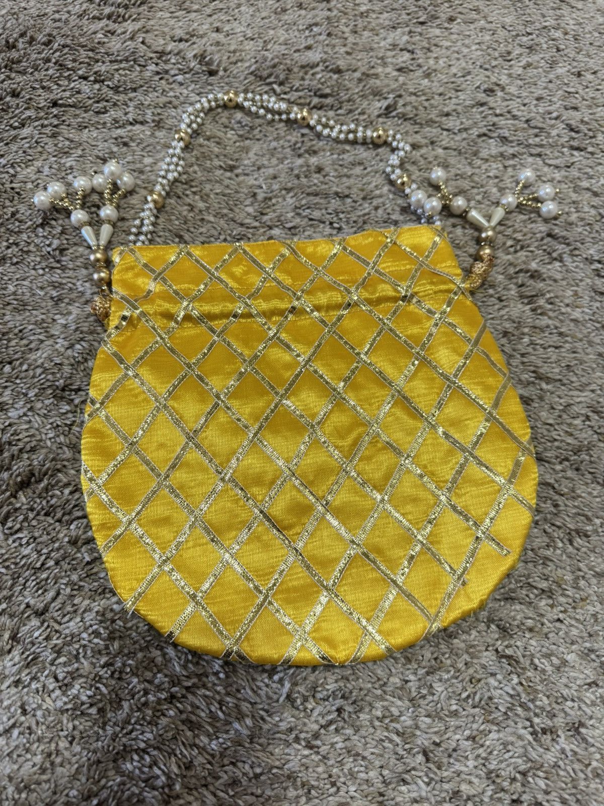 Other Gold yellow clutch Size ONE SIZE - 2 Thumbnail