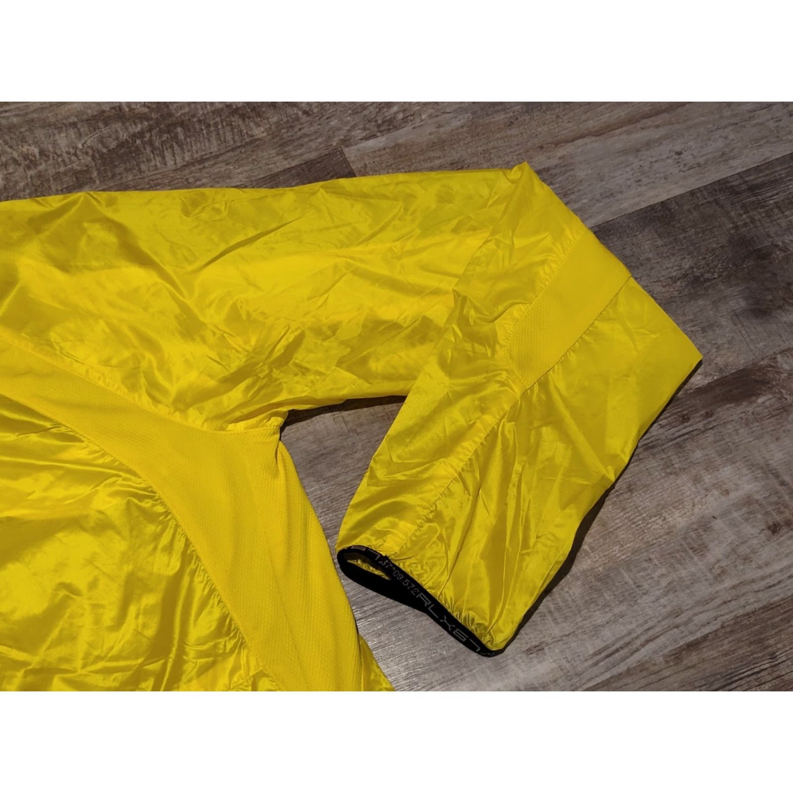 Vintage VINTAGE RLX Ralph Lauren Polo Sport Technologies Cycling Jacket L Bright Yellow Size US L / EU 52-54 / 3 - 5 Thumbnail