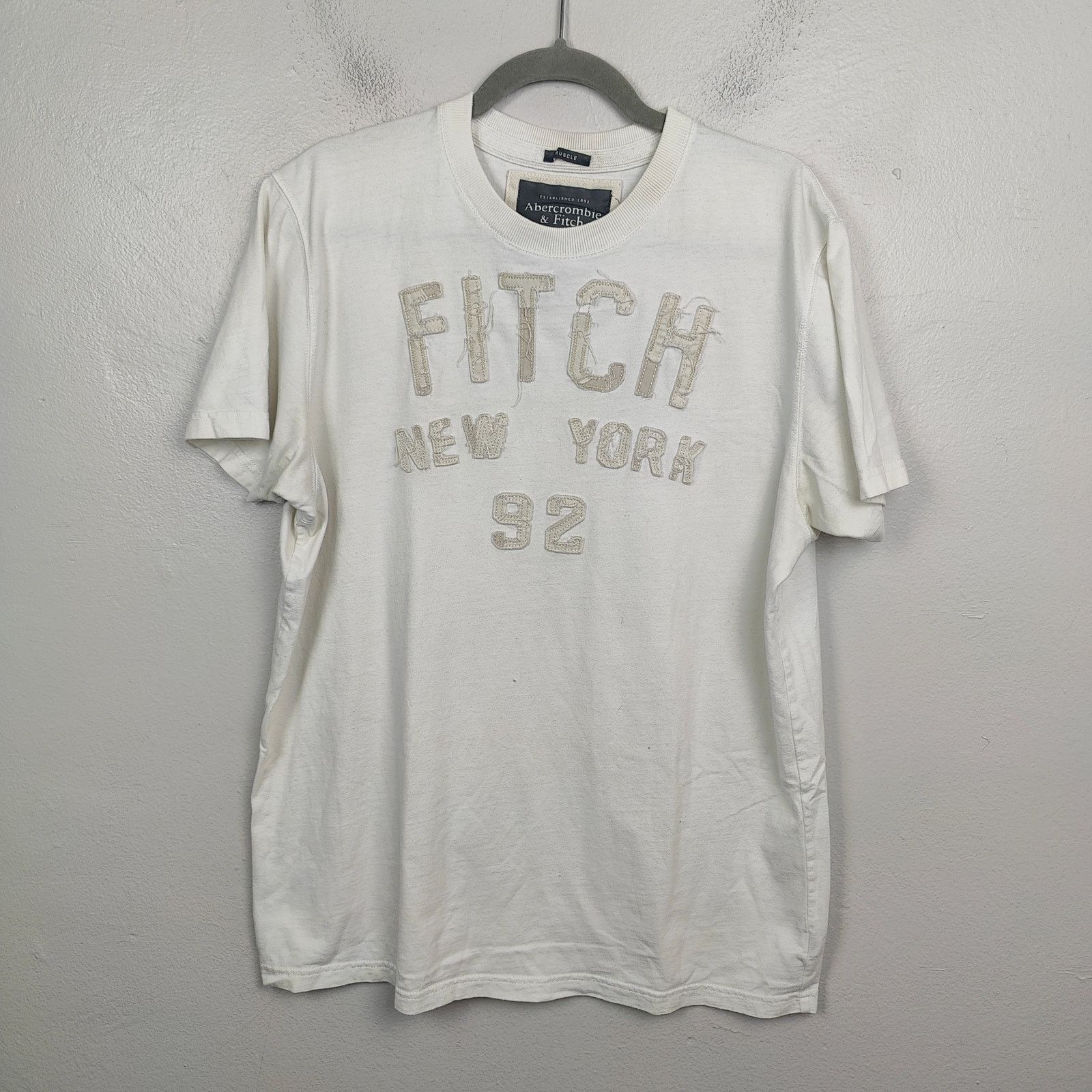 Abercrombie & Fitch Vintage Y2K Abercrombie & Fitch Musle T-Shirt Size XXL Cream Size US XXL / EU 58 / 5 - 1 Thumbnail