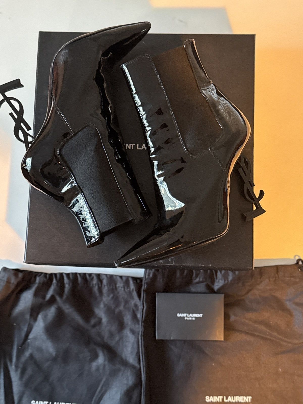 Yves Saint Laurent Yves Saint Laurent Ankle Chelsea Signature Boots Size US 7 / IT 37 - 9 Thumbnail