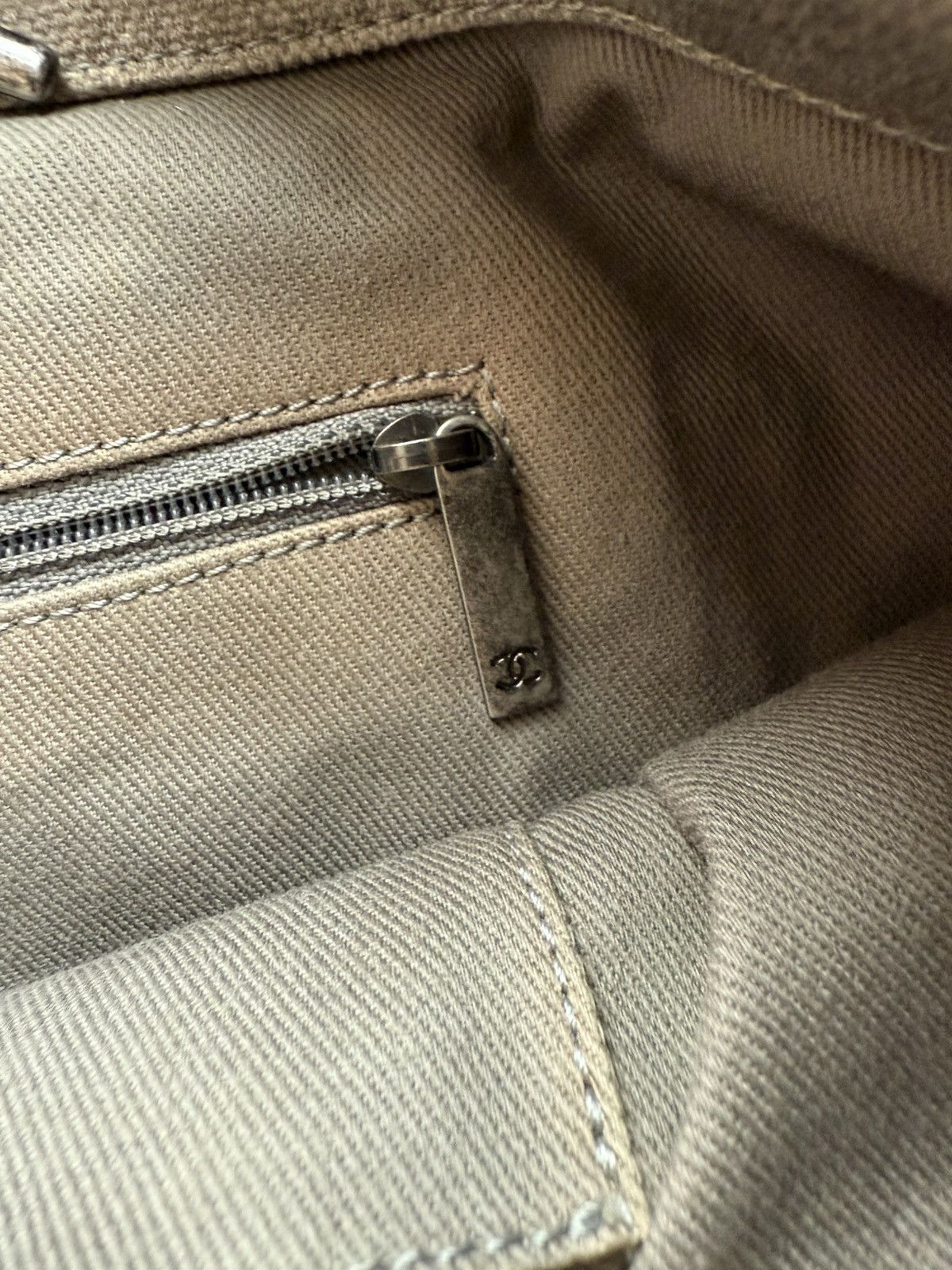 Chanel Chanel 2014 Grey Graffiti Art School Tote Bag Size ONE SIZE - 8 Thumbnail