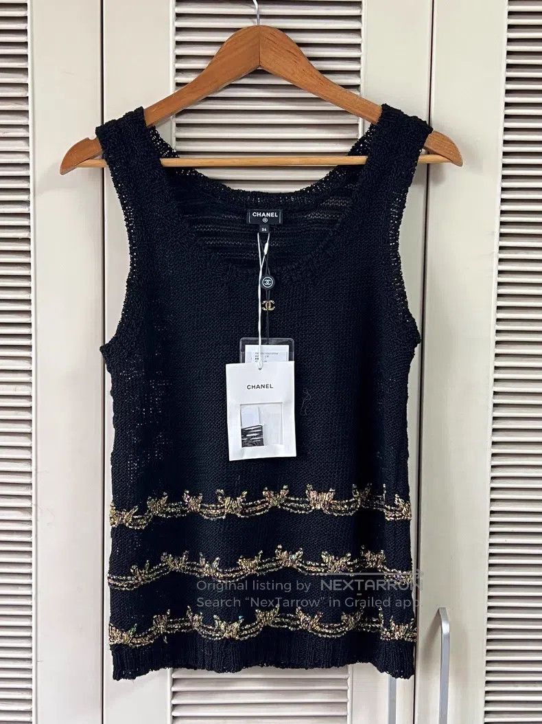 Chanel Chanel 25A black and gold knitted vest Size XXS / US 00 / IT 34 - 1 Thumbnail