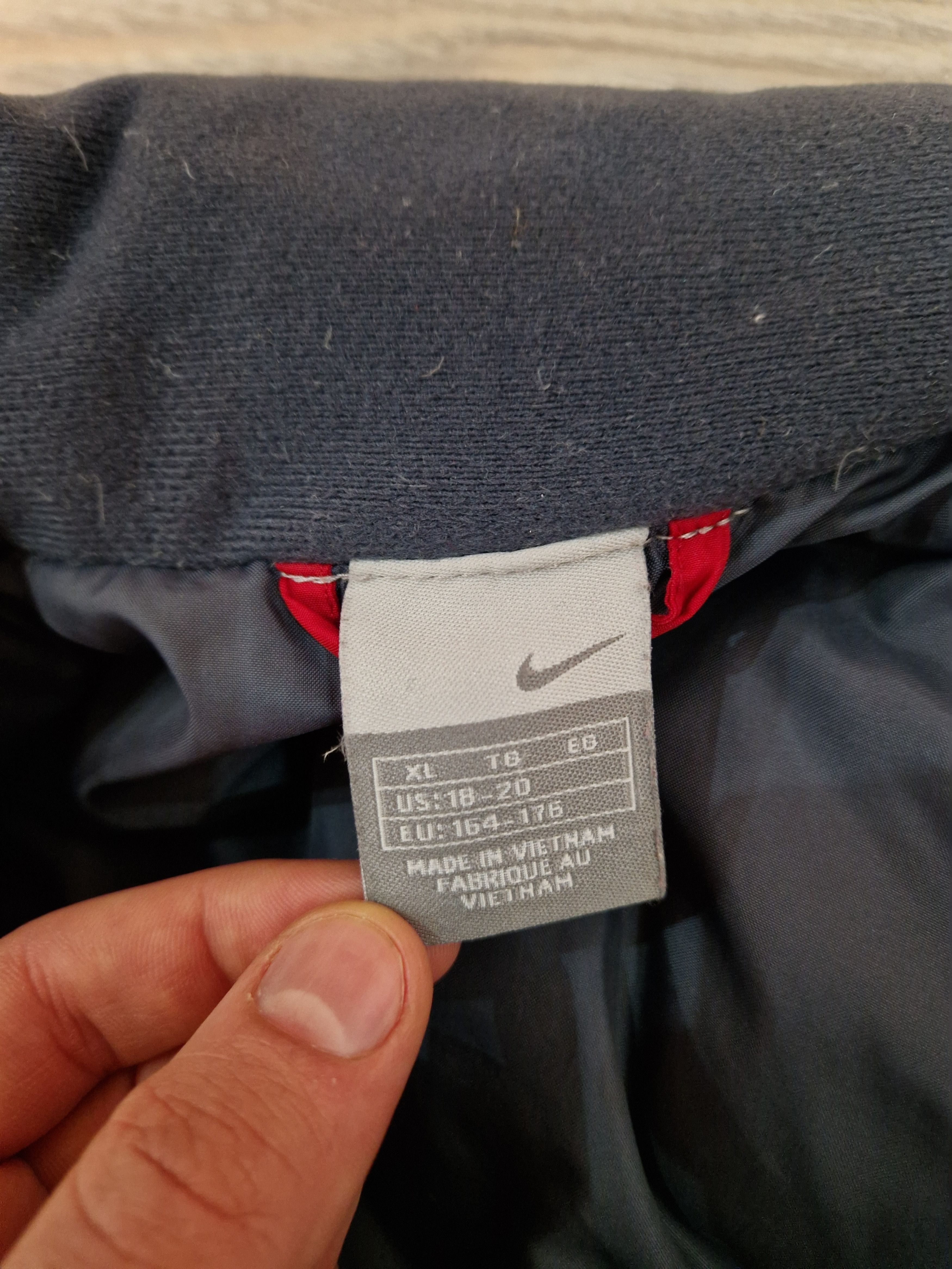 Nike NIKE RED VINTAGE VEST Size US XL / EU 56 / 4 - 3 Thumbnail