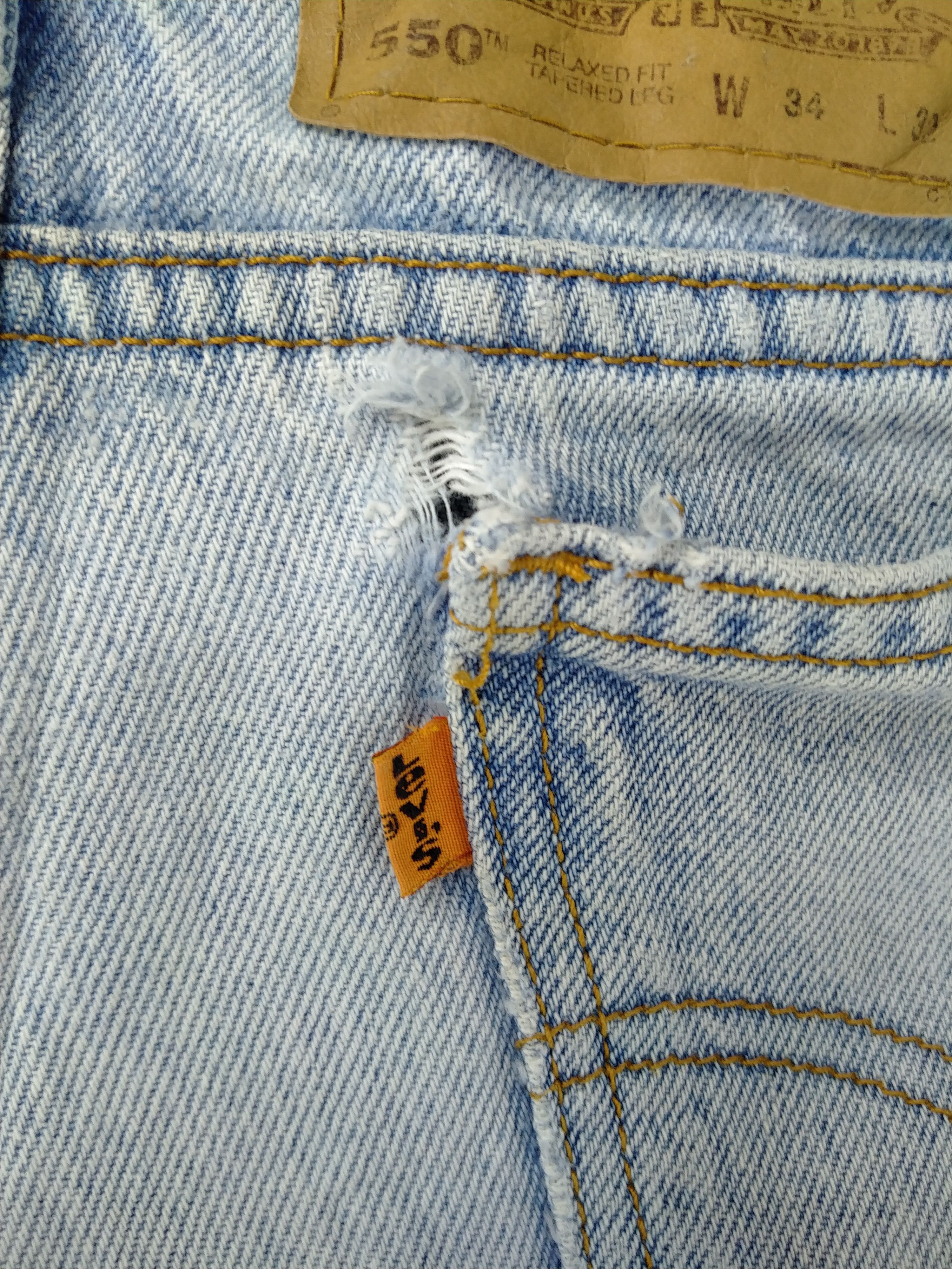 Levi's Light Wash Vintage Levi's 550 Relaxed Fit Denim 33x31 -JN487 Size US 33 - 11 Thumbnail
