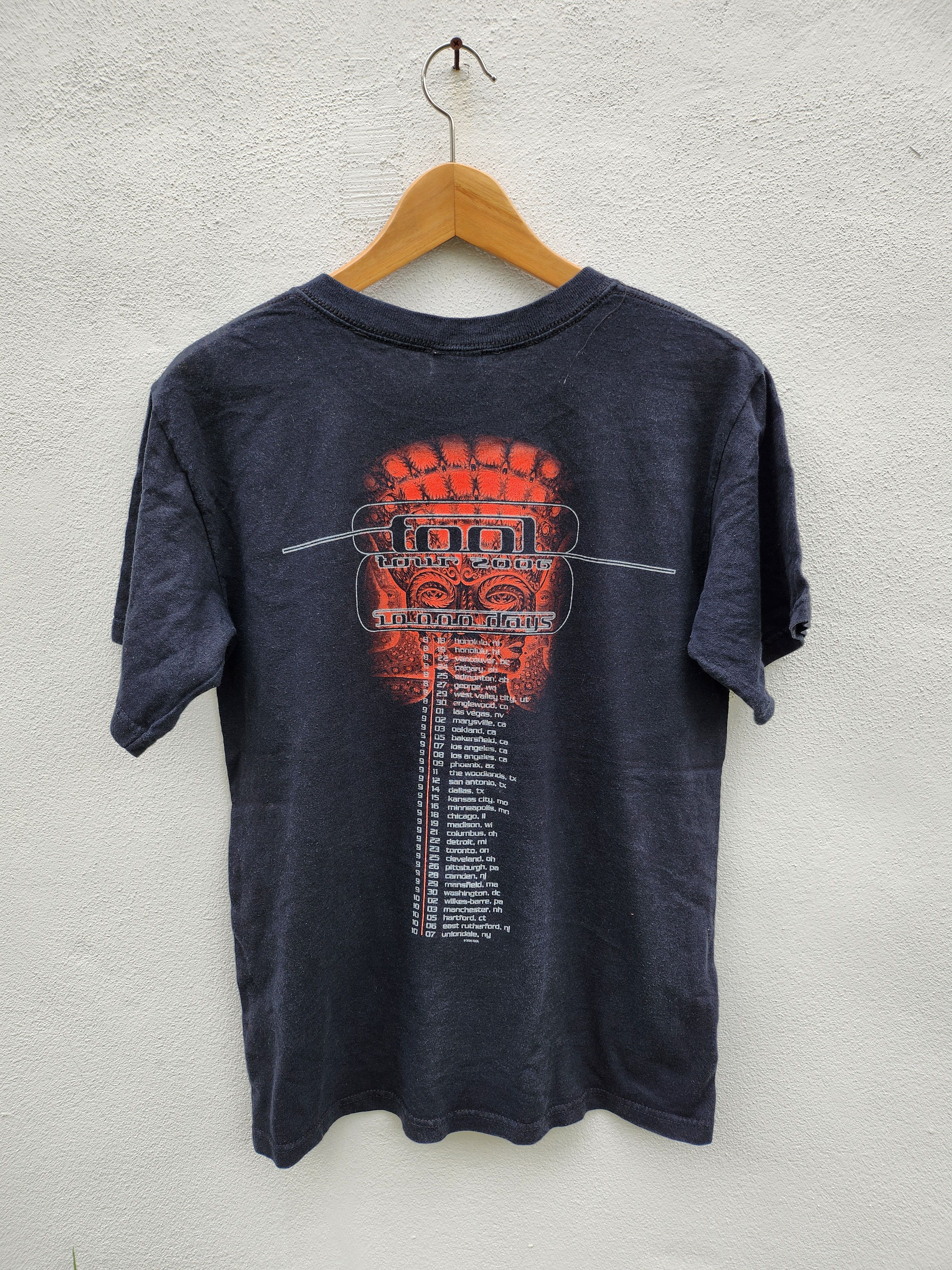 Band Tees × Vintage Tool 2006 10000 Days Tour 00s y2k vintage rare t shirt S Size US S / EU 44-46 / 1 - 6 Thumbnail