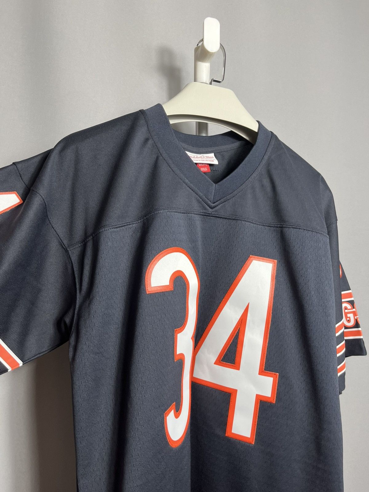 Mitchell & Ness Walter Payton Navy Chicago Bears 1985 Legacy Replica Jersey Size US M / EU 48-50 / 2 - 2 Thumbnail