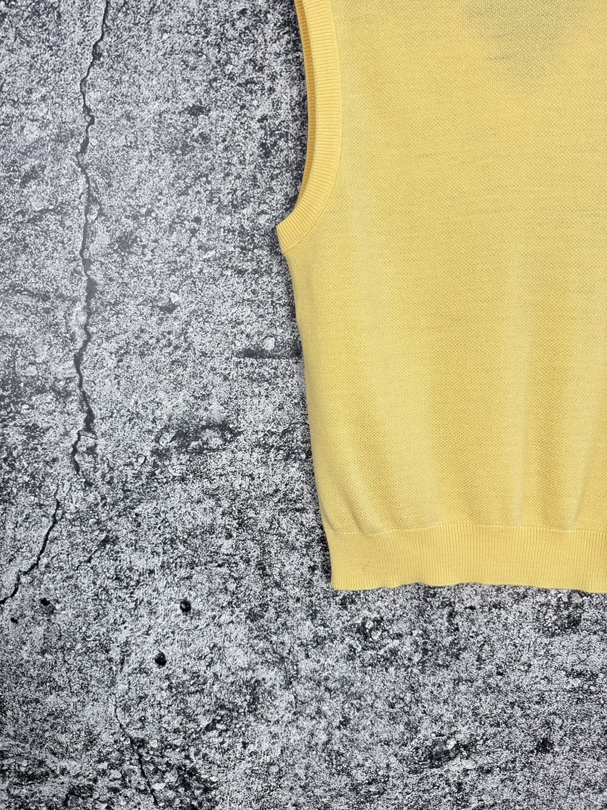 Lacoste Men’s Chemise Lacoste Vintage Vest Sleeveless Sweater Size 4 Size US M / EU 48-50 / 2 - 13 Thumbnail