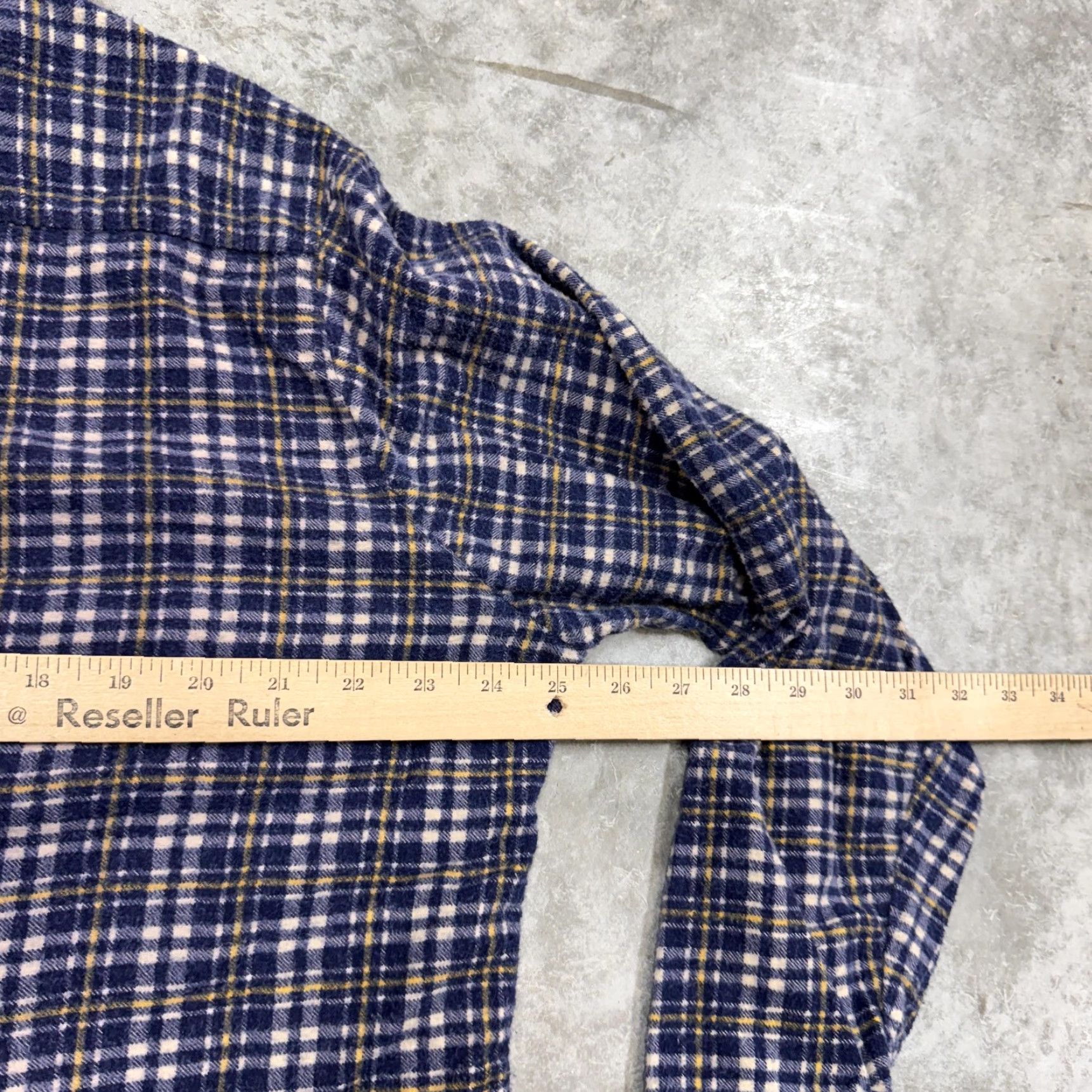 JCPenney VINTAGE The Men's Shop Shirt Mens XL Blue Plaid Flannel Long Sleeve Button Up JCPenney Size US XL / EU 56 / 4 - 6 Thumbnail