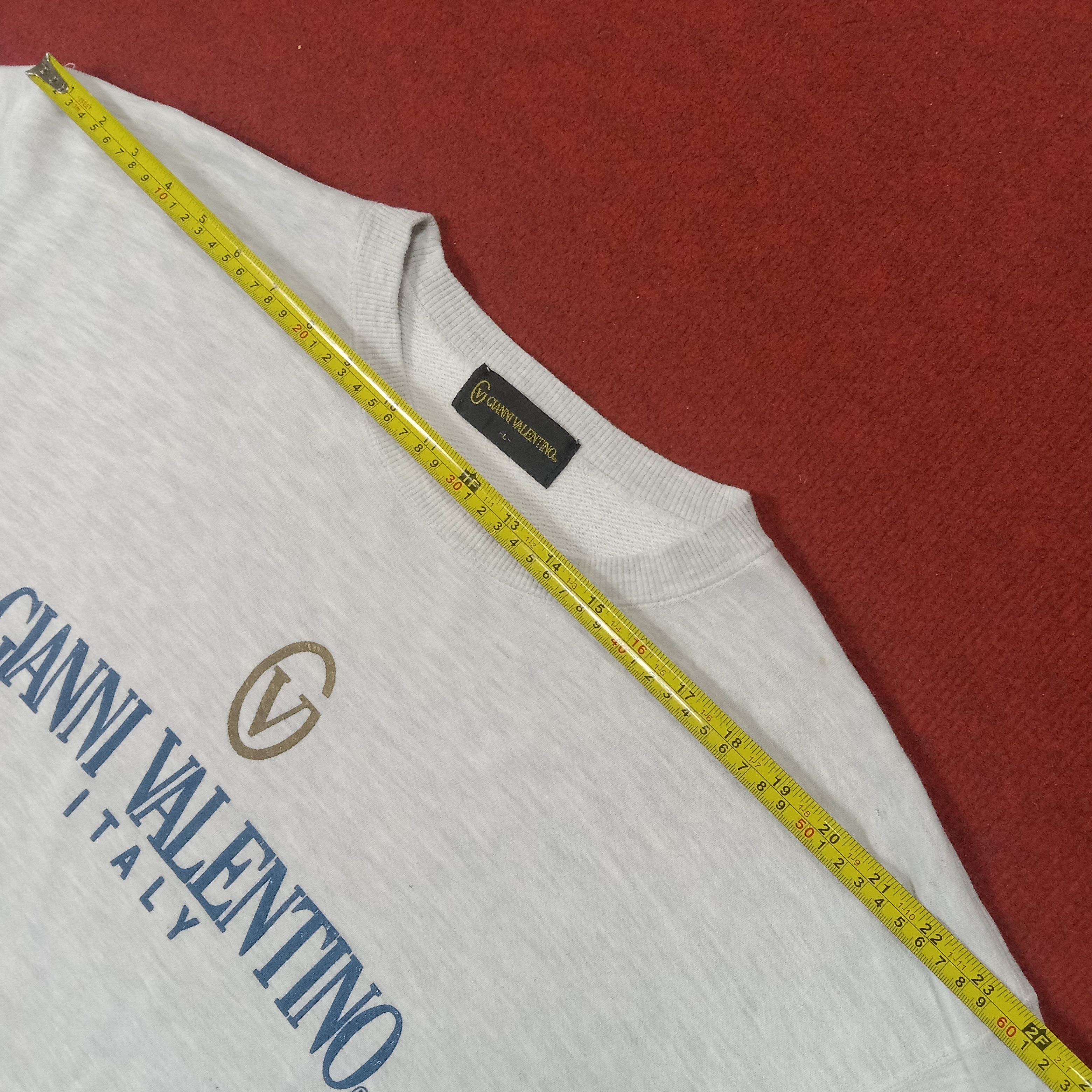 Gianni Valentino × Valentino × Vintage Gianni Valentino Center Logo Spell Out Design Sweatshirt Size US L / EU 52-54 / 3 - 10 Thumbnail