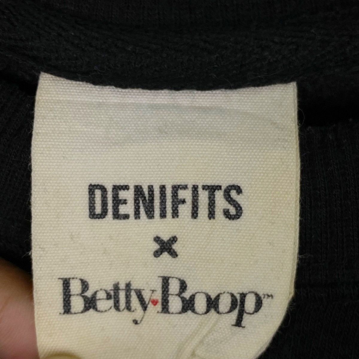 Vintage Vintage Betty Boop Small Embroided Crewneck Sweatshirt Size US XXL / EU 58 / 5 - 6 Thumbnail