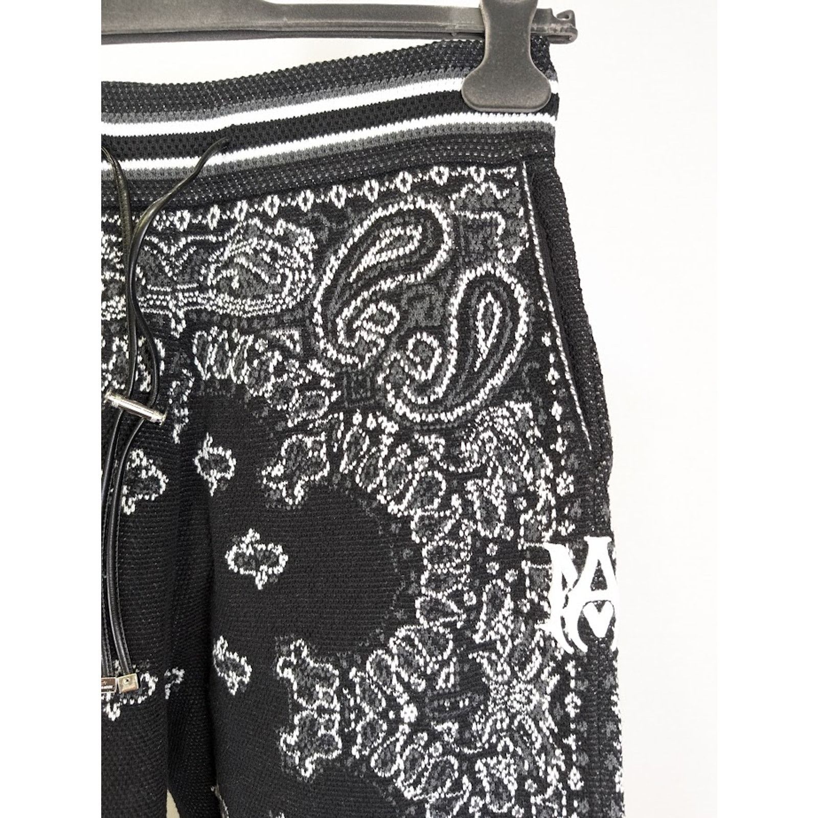 Amiri o1rshd1 Bandana B-Ball Sweatpants & Joggers Black/Grey Size US 34 / EU 50 - 8 Thumbnail