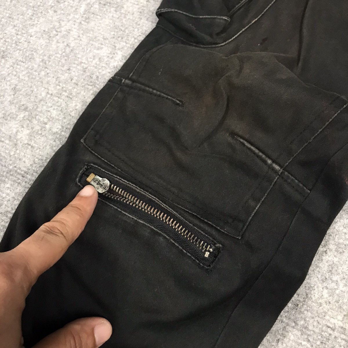 Japanese Brand 🔥SEMANTICDESIGN CARGO ZIPPER DESIGN BLACK FADED DENIM PANTS Size US 30 / EU 46 - 5 Thumbnail