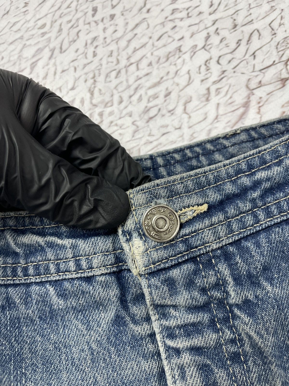 Oscar De La Renta Oscar de la Renta vintage distressed cropped denim jeans Size US 36 / EU 52 - 15 Thumbnail