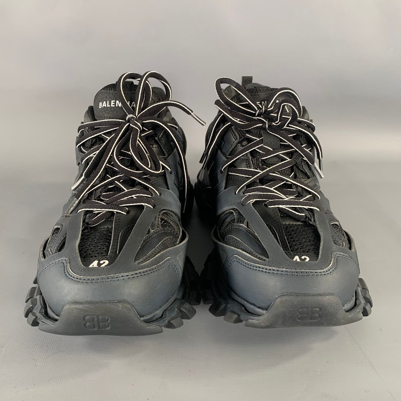 Balenciaga BALENCIAGA Size 9 Black Navy Runner Sneakers Size US 9 / EU 42 - 3 Thumbnail