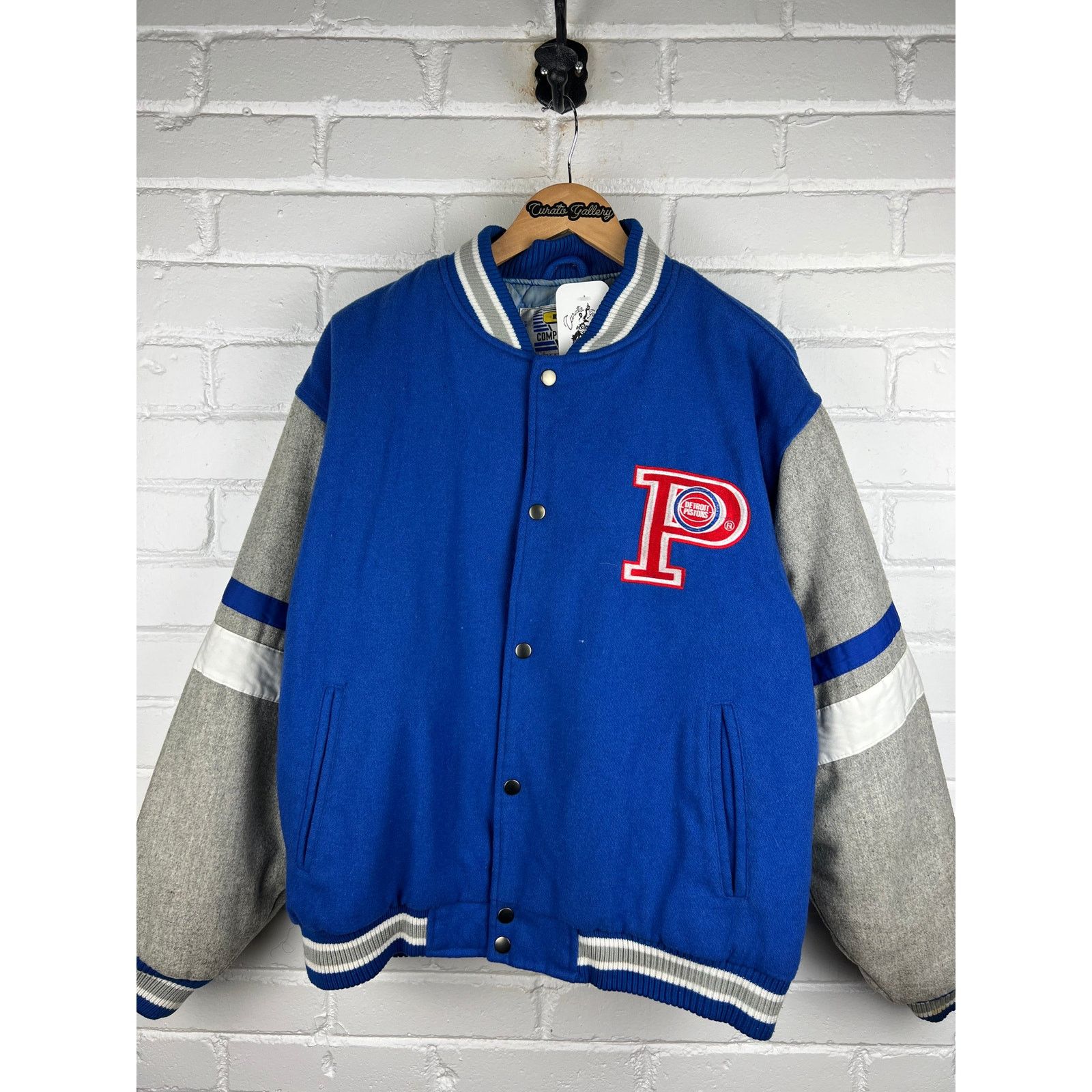 Vintage Vintage 80s/90s Detroit Pistons NBA Jacket Size XL Size US XL / EU 56 / 4 - 1 Thumbnail