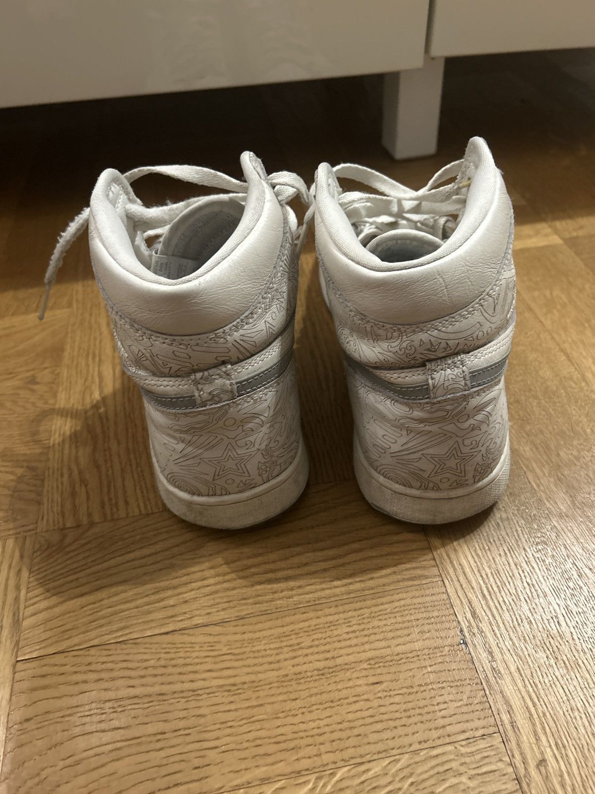 Jordan Brand × Nike STEAL ✅ Air Jordan 1 High White/Grey Size US 10.5 / EU 43-44 - 4 Thumbnail