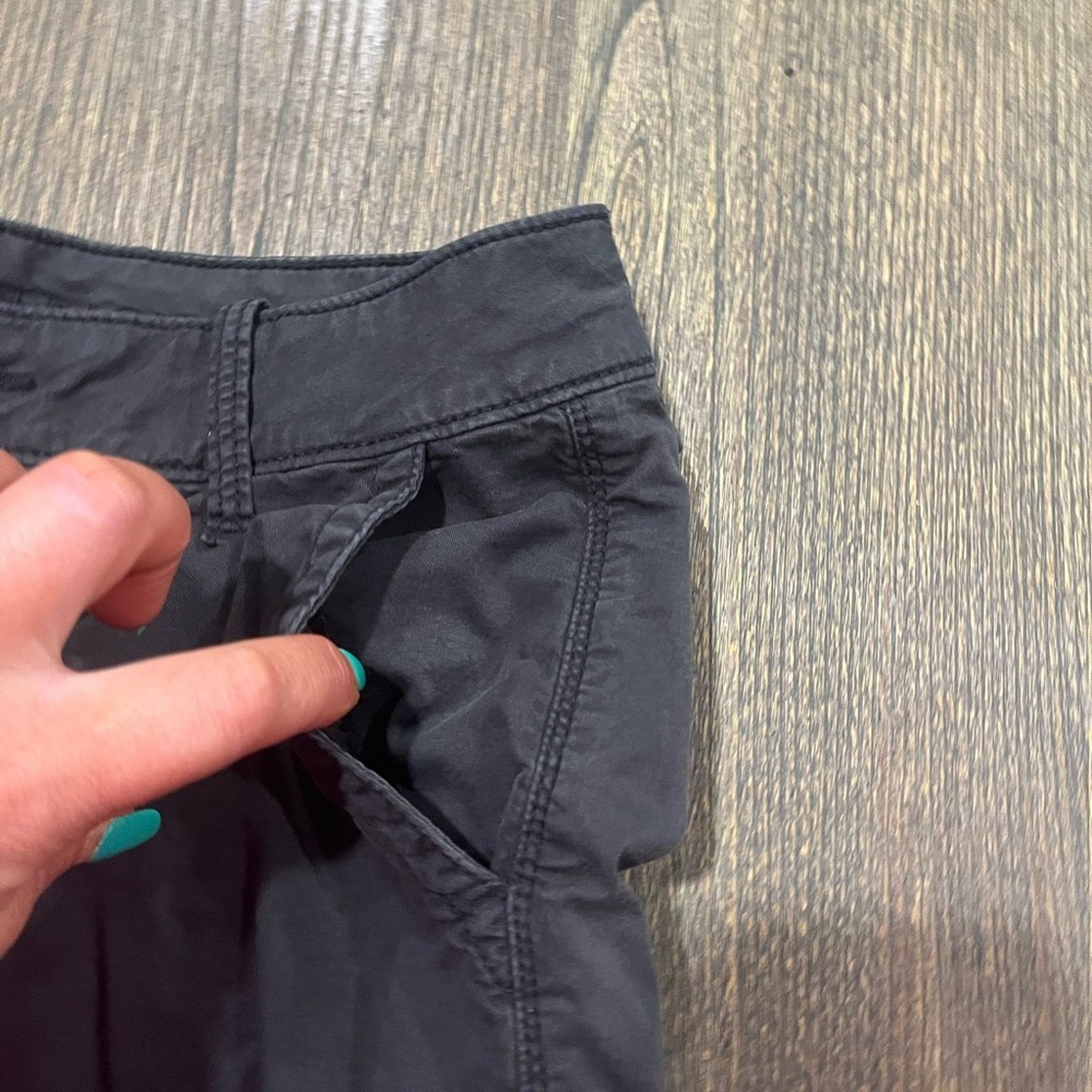 American Eagle Outfitters American Eagle Womens Chino Shorts Cotton Blend Black Size 4 Size 27" / US 4 / IT 40 - 2 Thumbnail