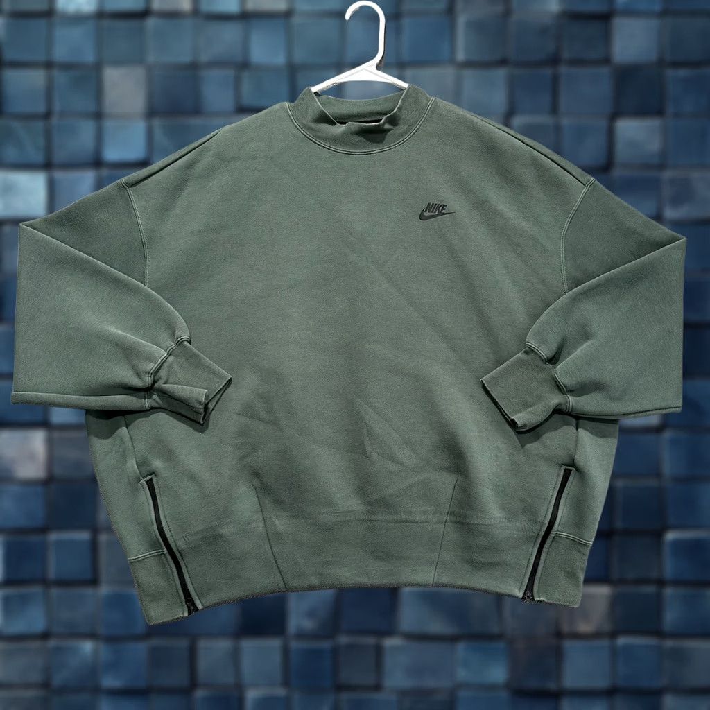 Nike Nike Sportswear Tech Fleece Sweatshirt Womens XL Green Oversized Crew FV8041-338 Size XL / US 12-14 / IT 48-50 - 1 Thumbnail