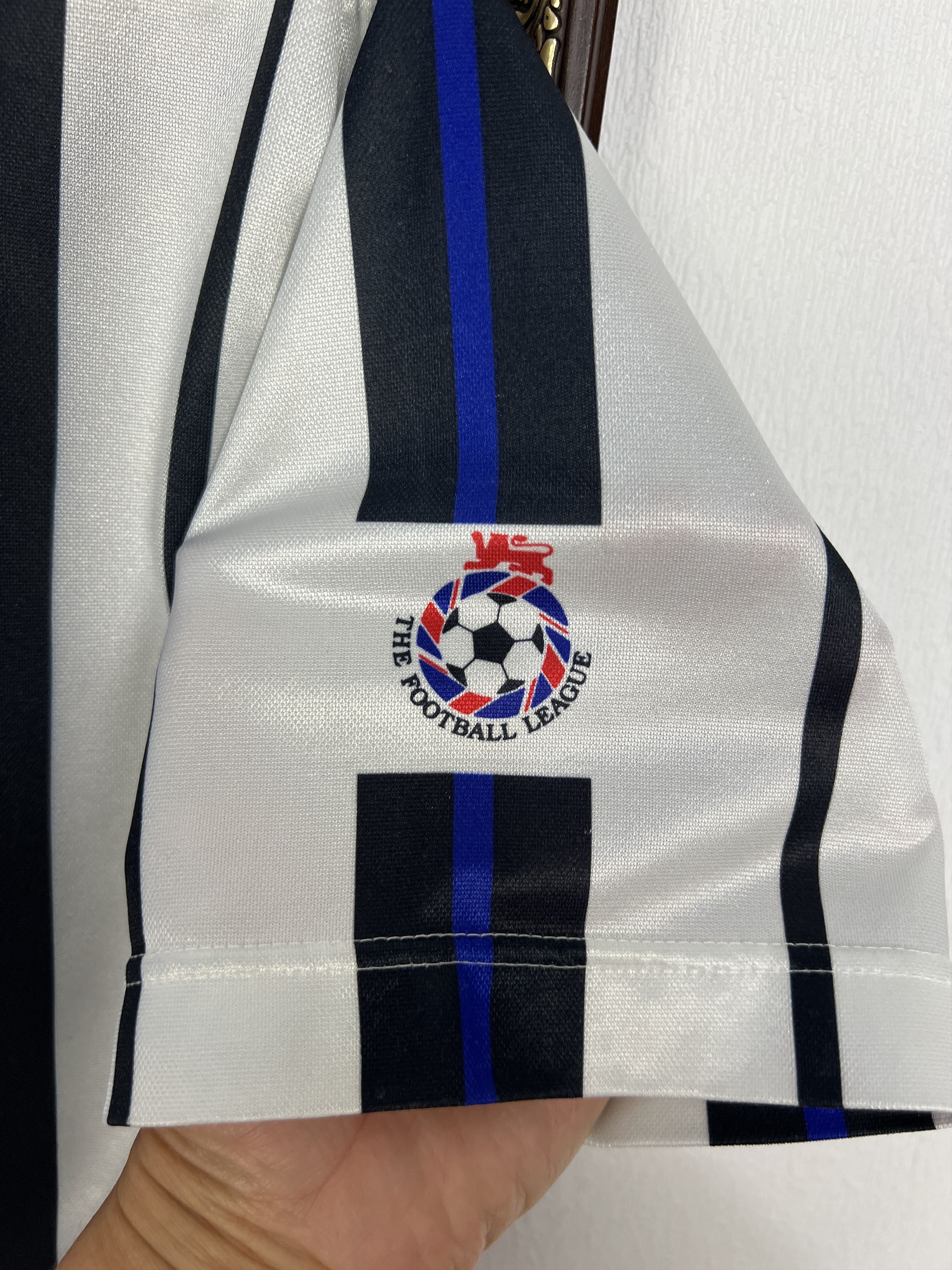 Vintage Darlington Home football shirt 1993 Soccer Size Boys Size US XS / EU 42 / 0 - 4 Thumbnail