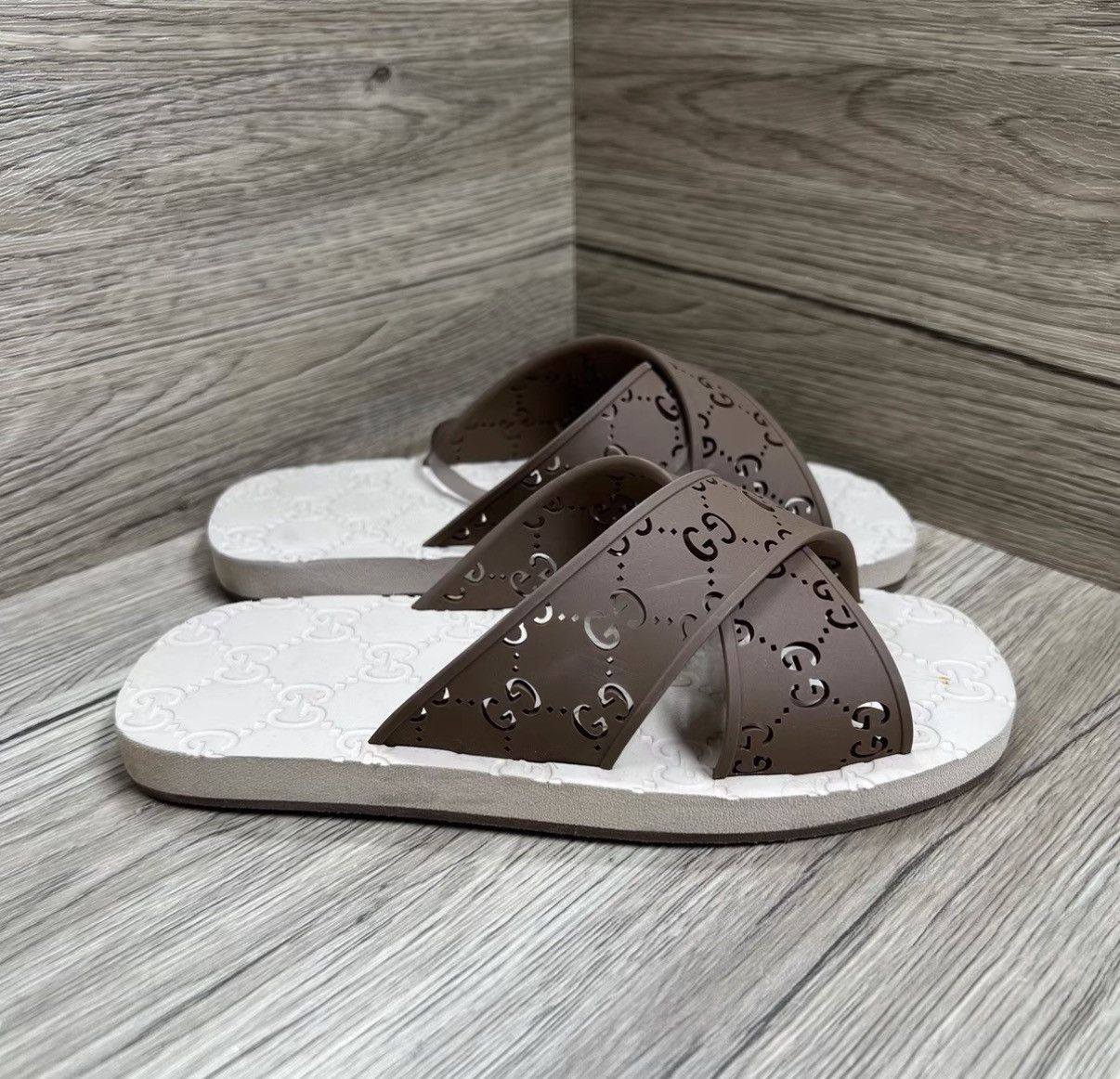 Gucci Gucci Double G Hollow Out Slippers J41 Size US 5 / IT 35 - 3 Thumbnail