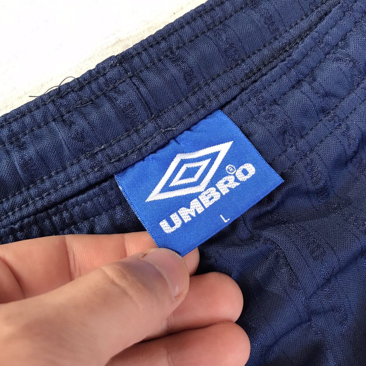Umbro Vintage Umbro costume Center Logo T Shirt Shorts Size L Size US L / EU 52-54 / 3 - 7 Thumbnail
