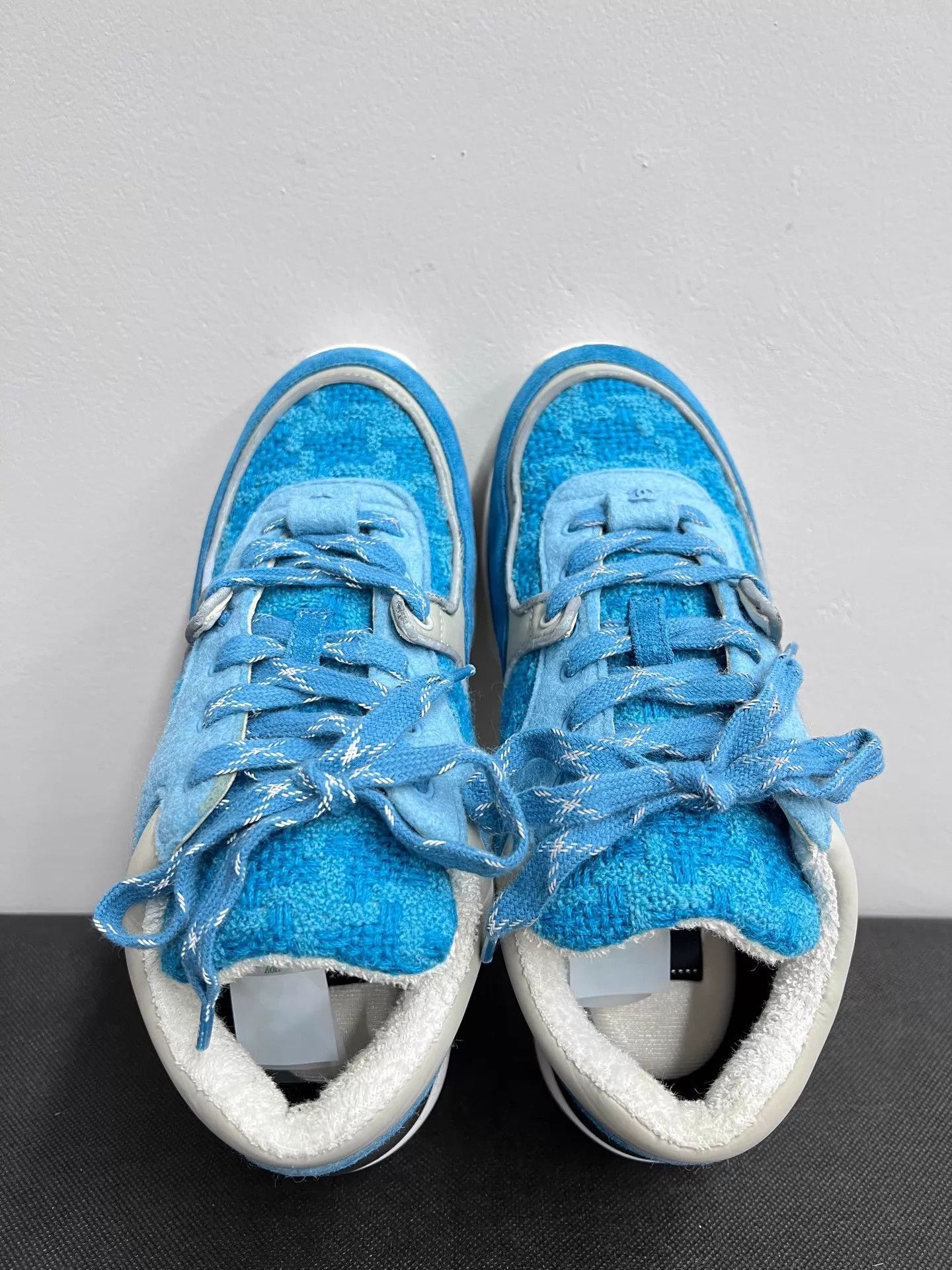 Chanel Chanel Classic Macaron Blue Sneakers EUR 35 Size US 4.5 / IT 34.5 - 4 Thumbnail