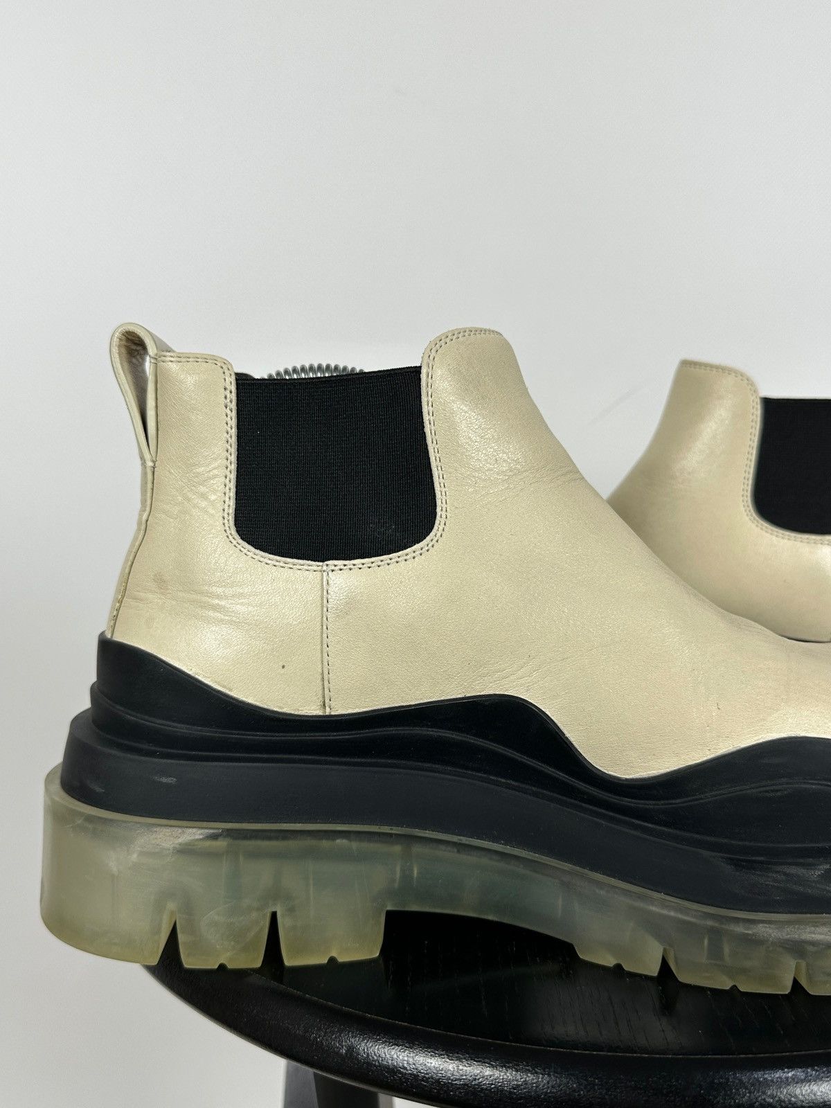 Bottega Veneta Bottega Veneta Cream Leather Ankle Chelsea Boots Size US 9.5 / IT 39.5 - 17 Thumbnail