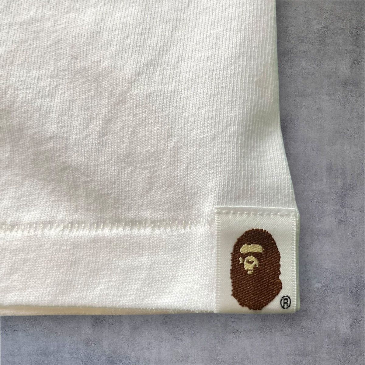 Bape BRAND NEW BAPE ASNKA KANJI GRAFFITI LOGO TEE WHITE/RED LARGE Size US L / EU 52-54 / 3 - 11 Thumbnail