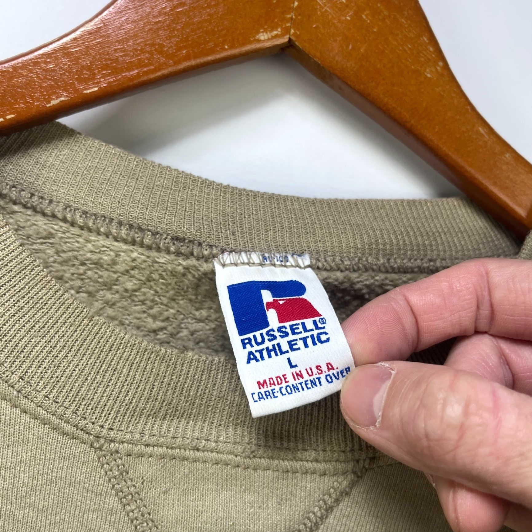 Russell Athletic VINTAGE Russell Athletic Sweatshirt Mens L Beige 90s Pullover Size US L / EU 52-54 / 3 - 4 Thumbnail