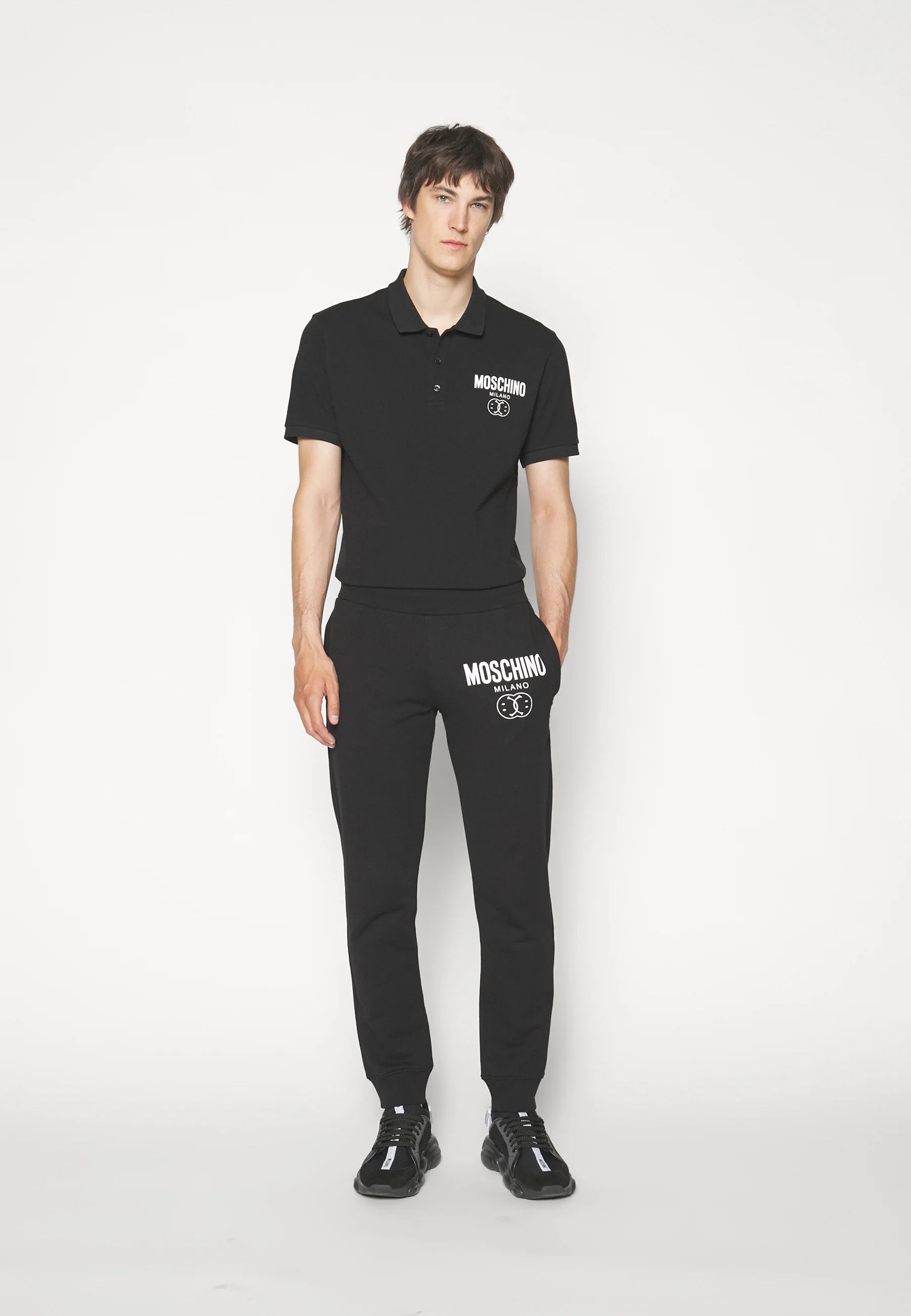 Moschino o1y0225 Logo Jogger & Sweatpant in Black Size US 32 / EU 48 - 5 Thumbnail