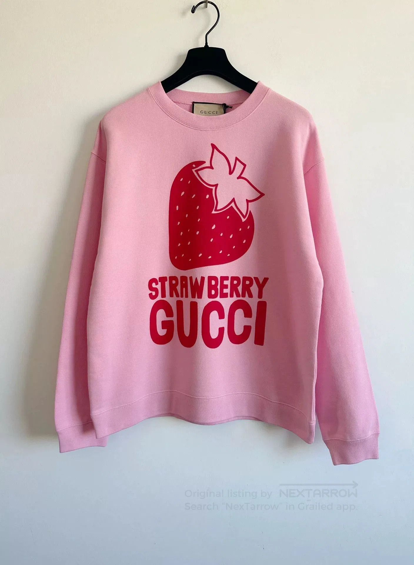 Gucci Gucci Pink Strawberry Print Crewneck Sweatshirt. Size XS / US 0-2 / IT 36-38 - 1 Thumbnail