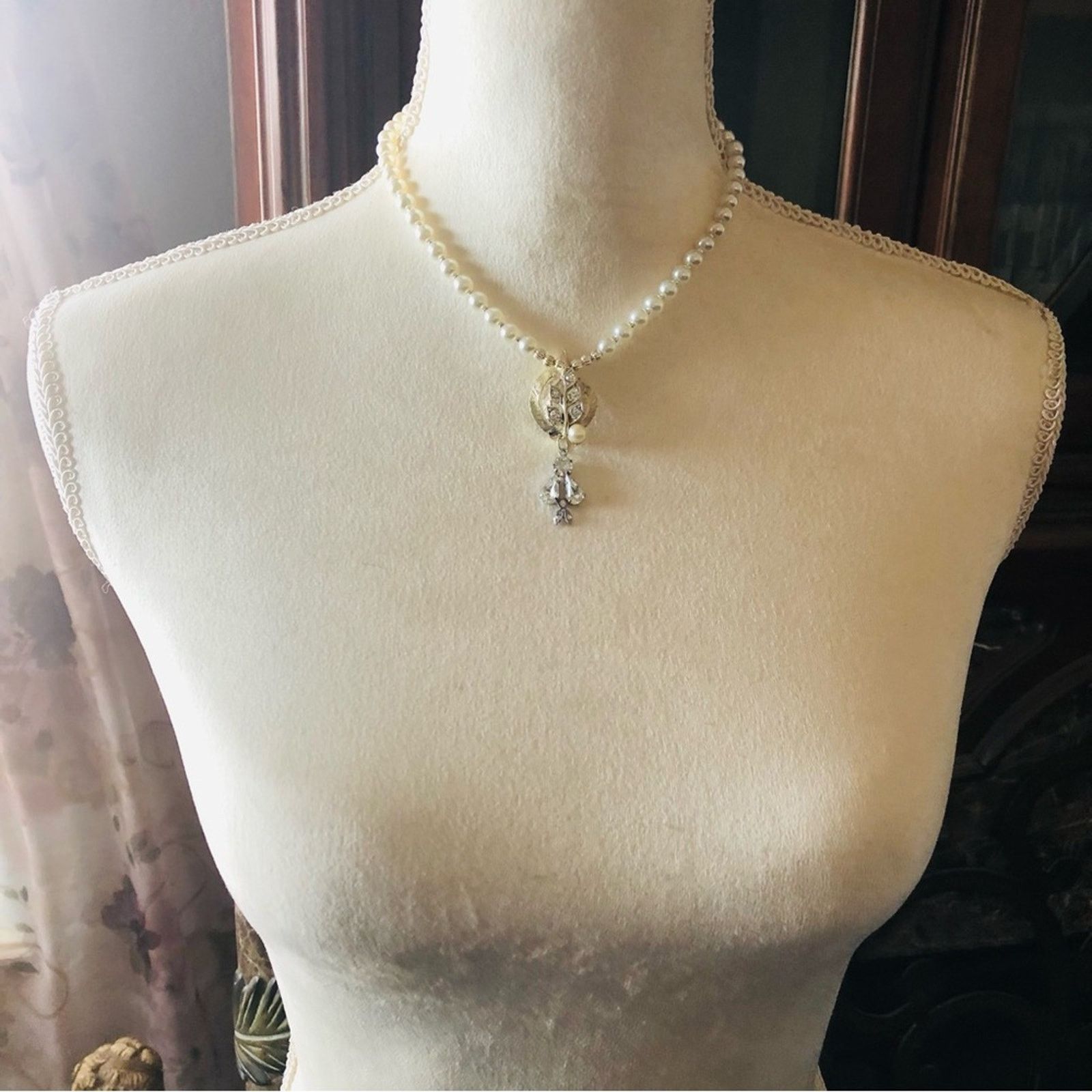 Handmade Handcrafted repurpose classy elegant pendant pearl necklace Size ONE SIZE - 5 Thumbnail