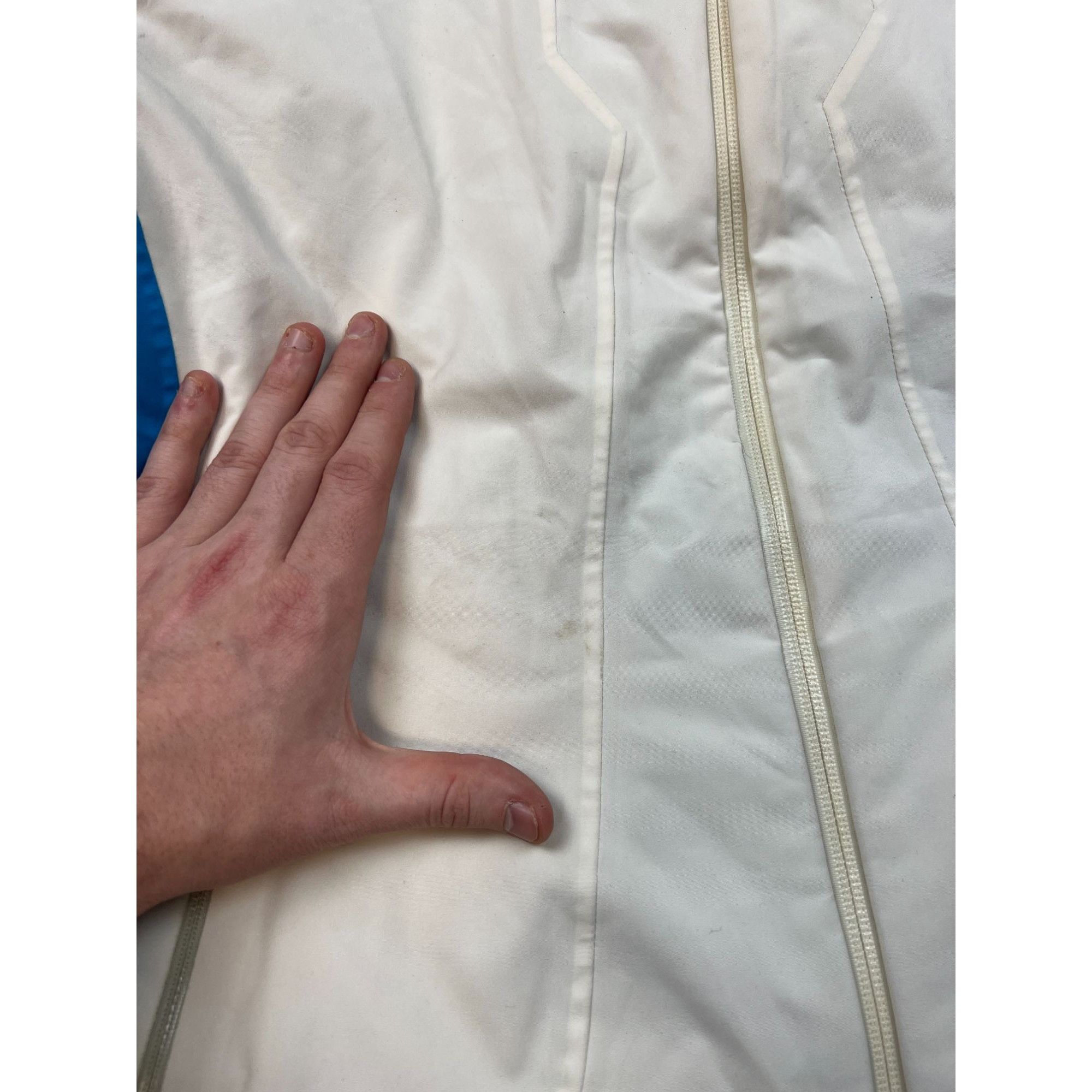 KJUS Kjus White Ski Jacket With Ski Mask (Y0695) Size M / US 6-8 / IT 42-44 - 4 Thumbnail
