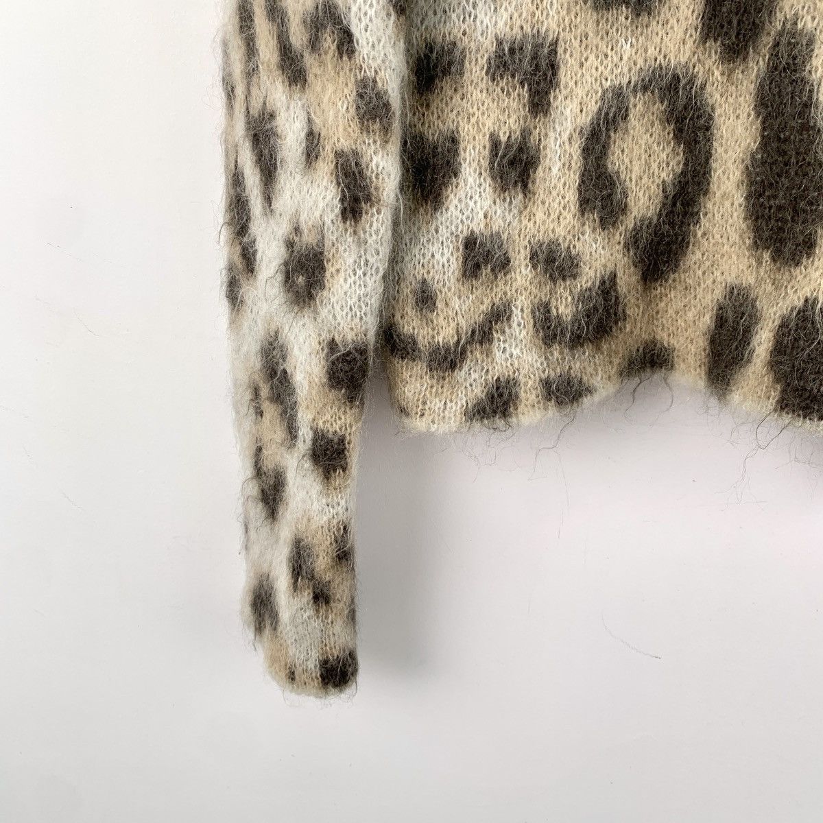 Loewe Loewe Leopard Print Mohair Long Sleeve Knit Sweater K26WX Size XS / US 0-2 / IT 36-38 - 4 Thumbnail