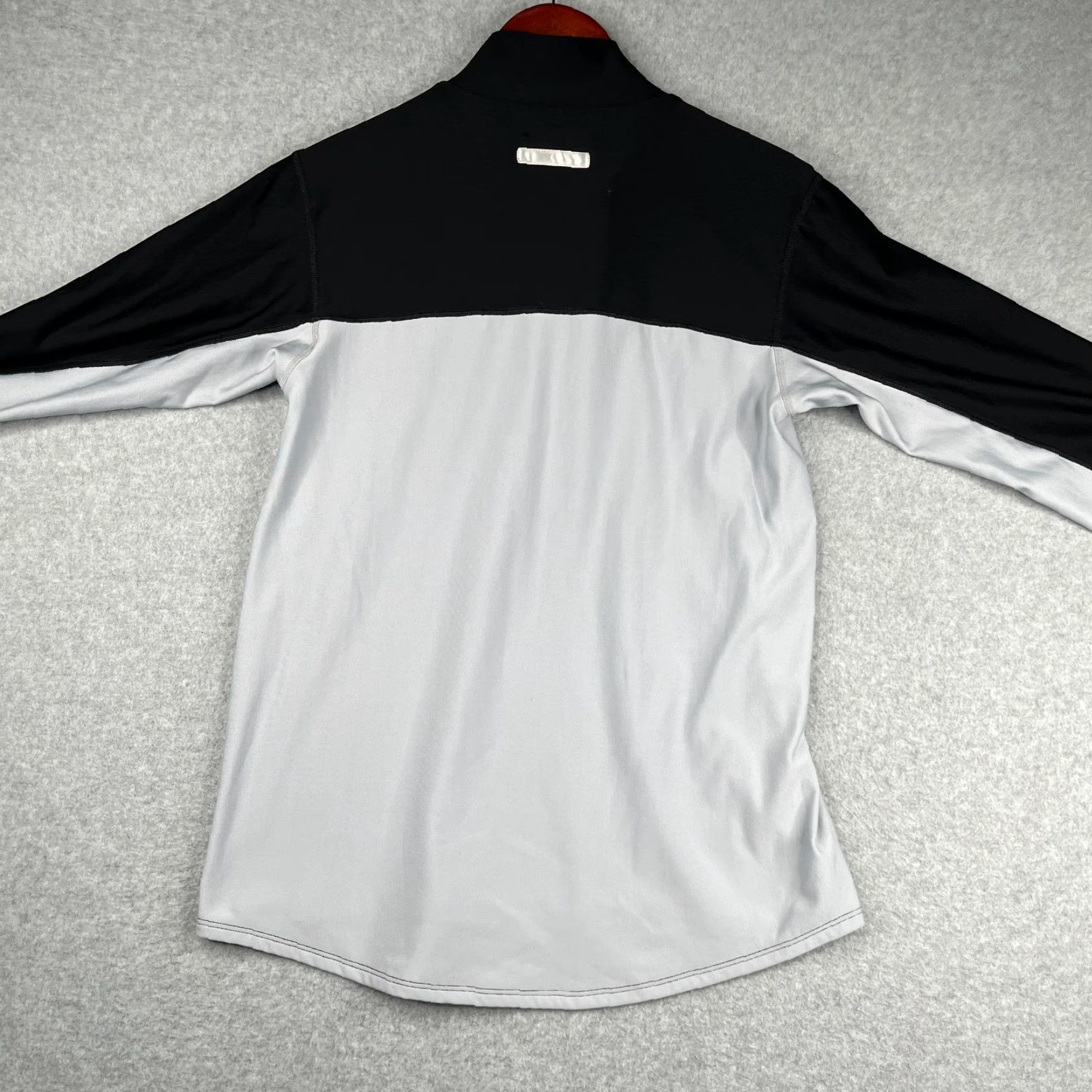 Under Armour Under Armour Shirt Womens Medium Long Sleeve 1/4 Zip Pullover Black Performance Logo Activewear Size M / US 6-8 / IT 42-44 - 6 Thumbnail