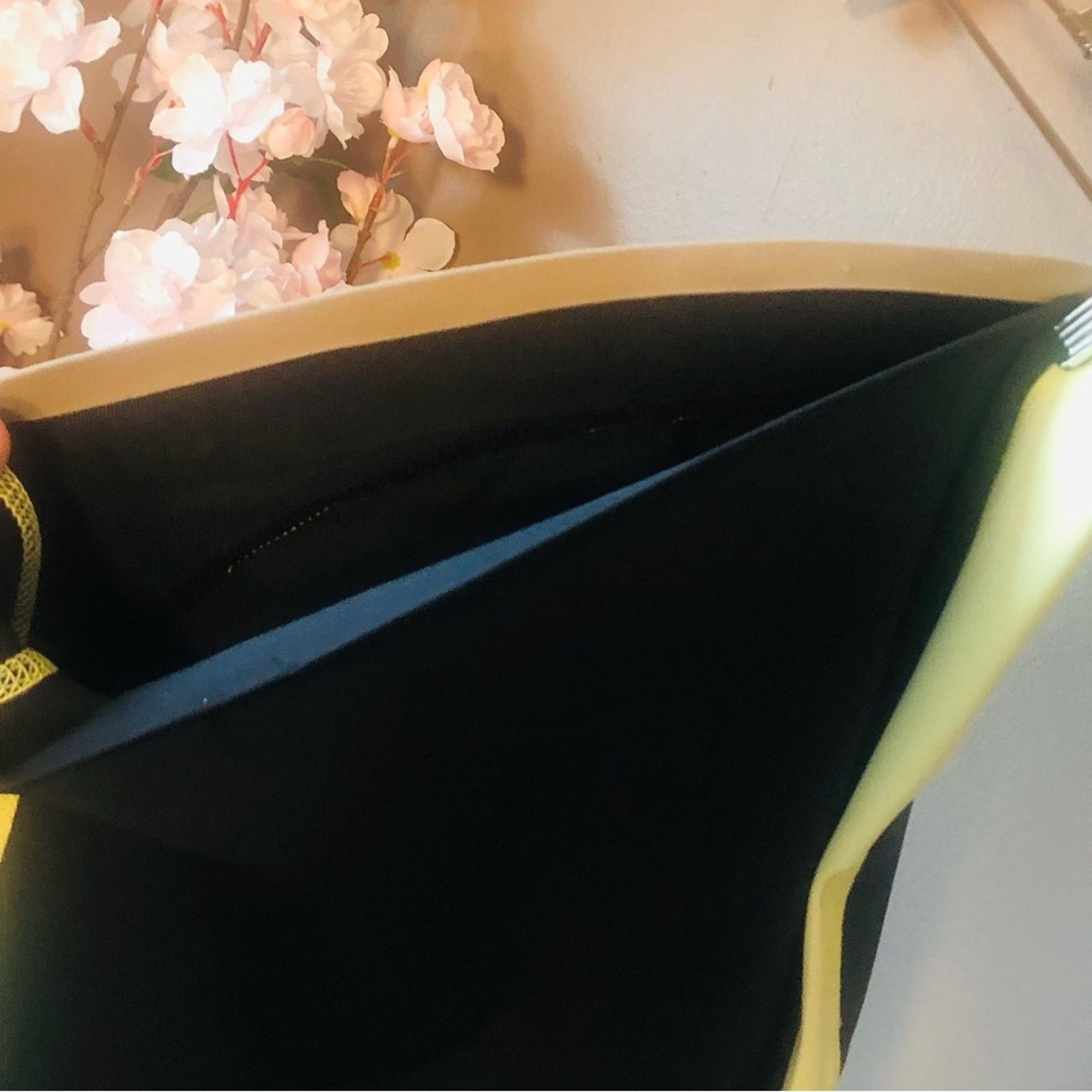 Other Noli biker shorts. Smooth black and yellow. Size 27" / US 4 / IT 40 - 5 Thumbnail