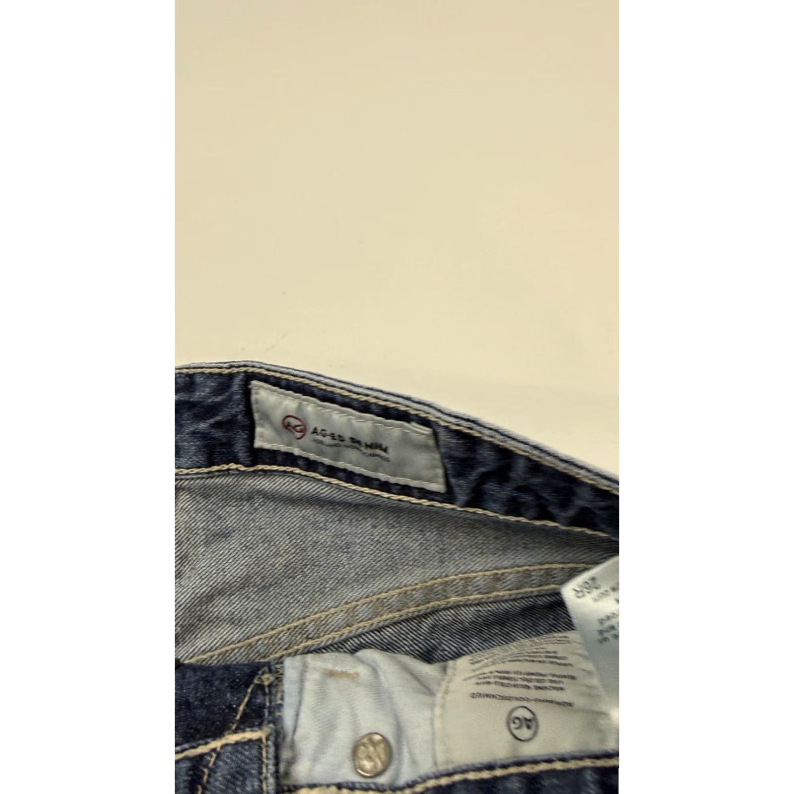 AG Jeans VINTAGE AG Jeans The Alex Boyfriend Distressed Denim Shorts 26R Womens Blue 5 in Inseam Relaxed 100% Cotton Casual Girls/Women (if applicable) Size 26" / US 2 / IT 38 - 4 Thumbnail