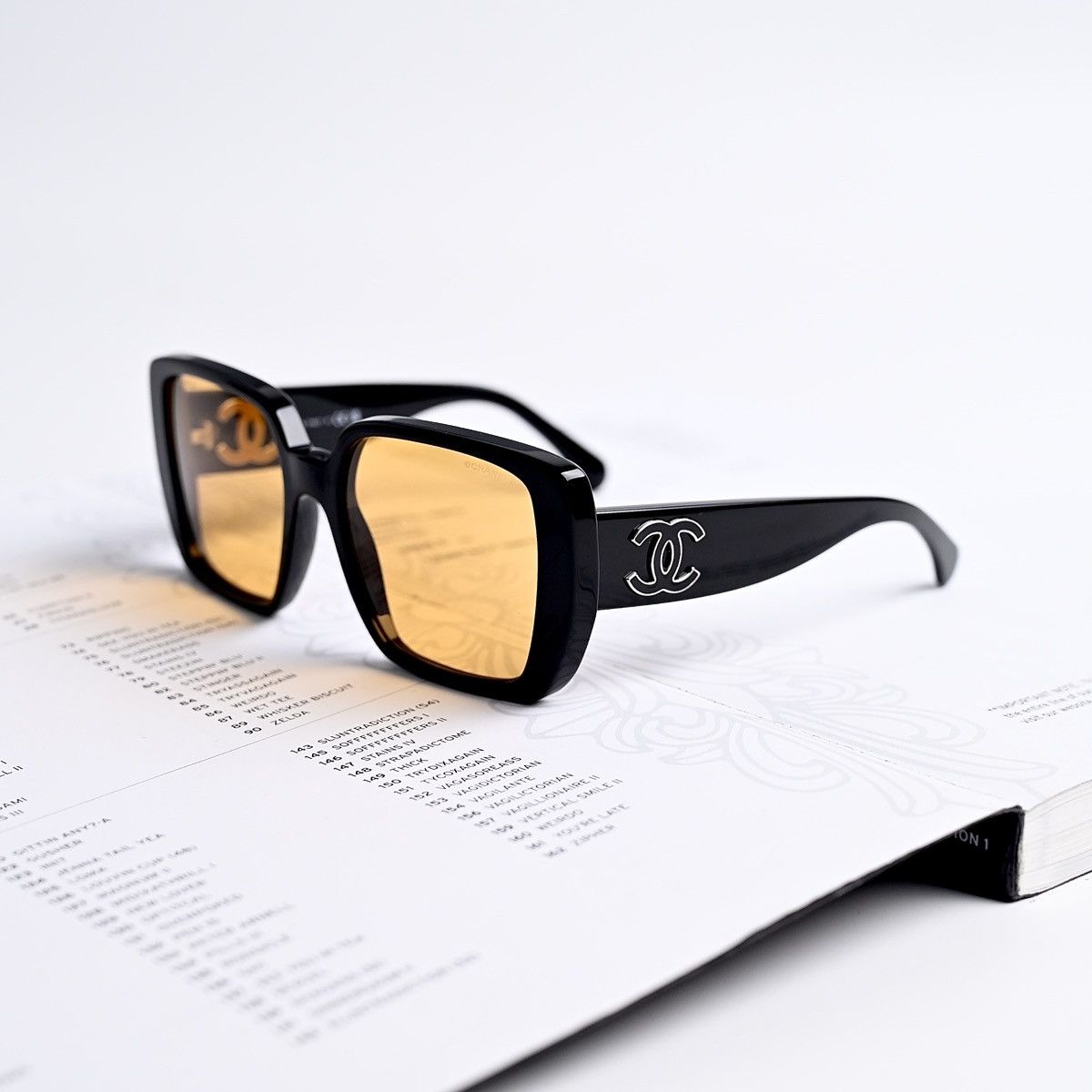 Chanel CHANEL 0CH5541 1799/7 SUNGLASSES Size ONE SIZE - 1 Thumbnail