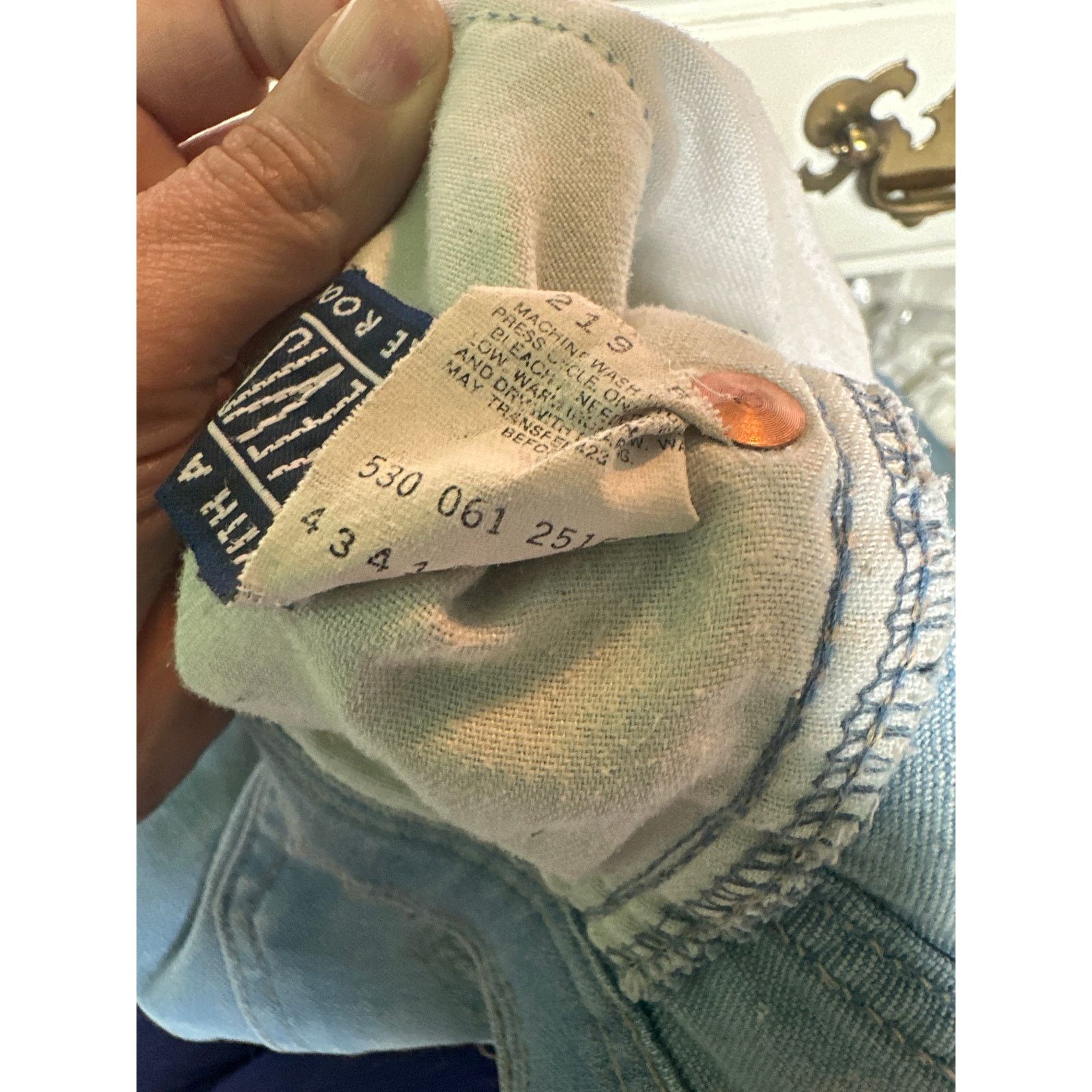 Levi's Levi’s with a Skosh vintage distressed painted jeans size 33 Size US 33 - 5 Thumbnail