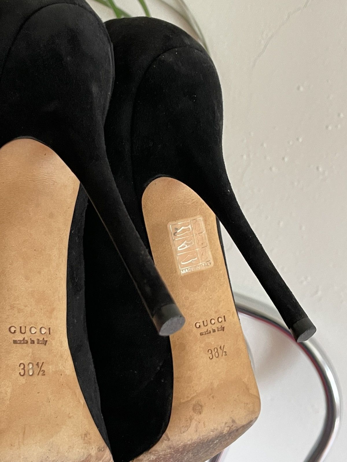 Gucci × Vintage Gucci vintage suede leather heels shoes Size US 8.5 / IT 38.5 - 7 Thumbnail