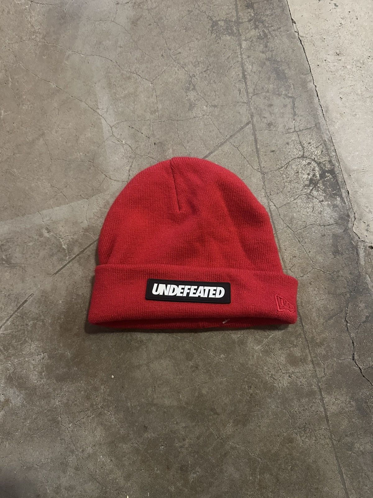 New Era × Undefeated New era x undefeated red og logo beanie Size ONE SIZE - 1 Thumbnail