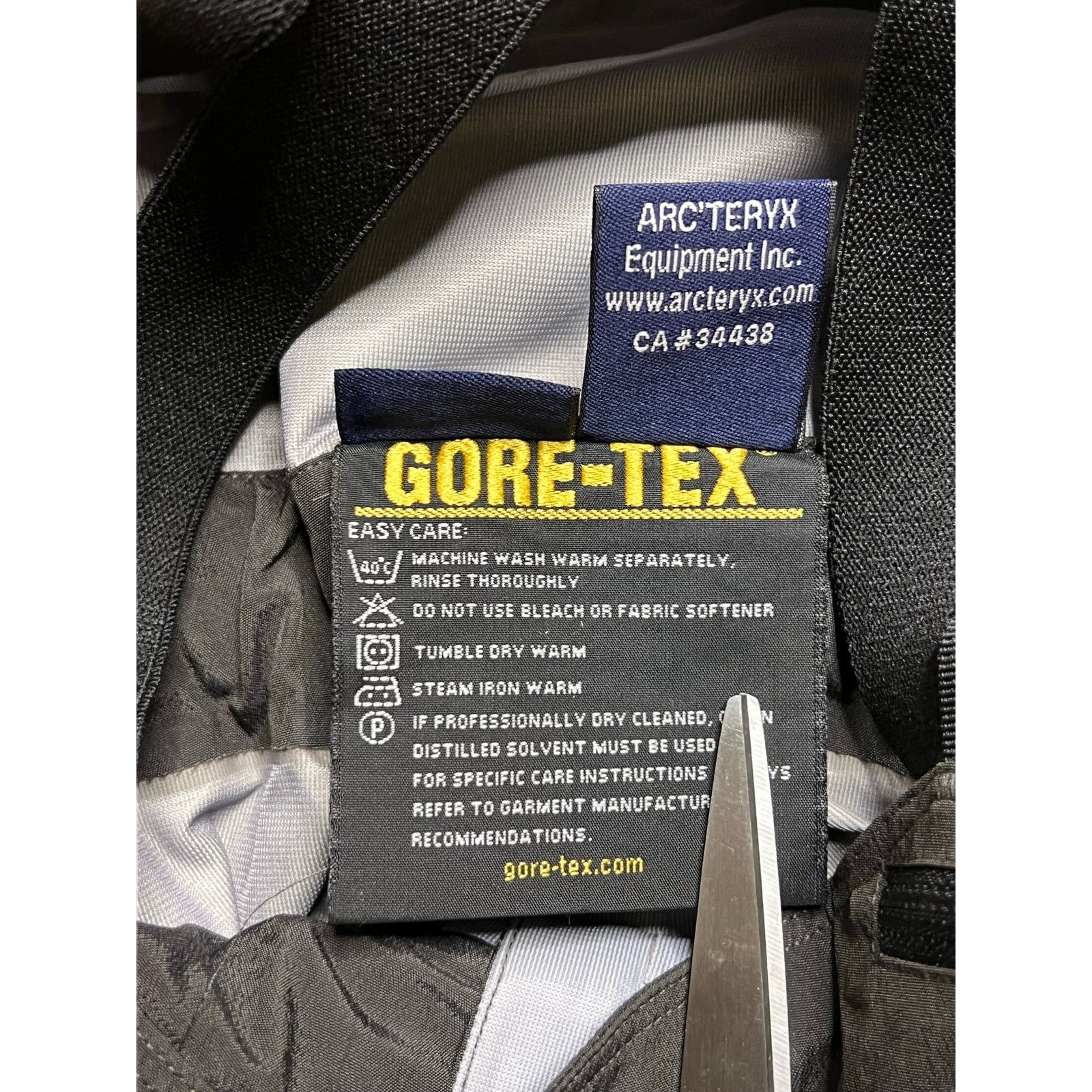 Arc'teryx Arc’teryx Gore-Tex Ski Bib Pants Women Small Black Snowboard Size 24" / US 00 / IT 34 - 15 Thumbnail