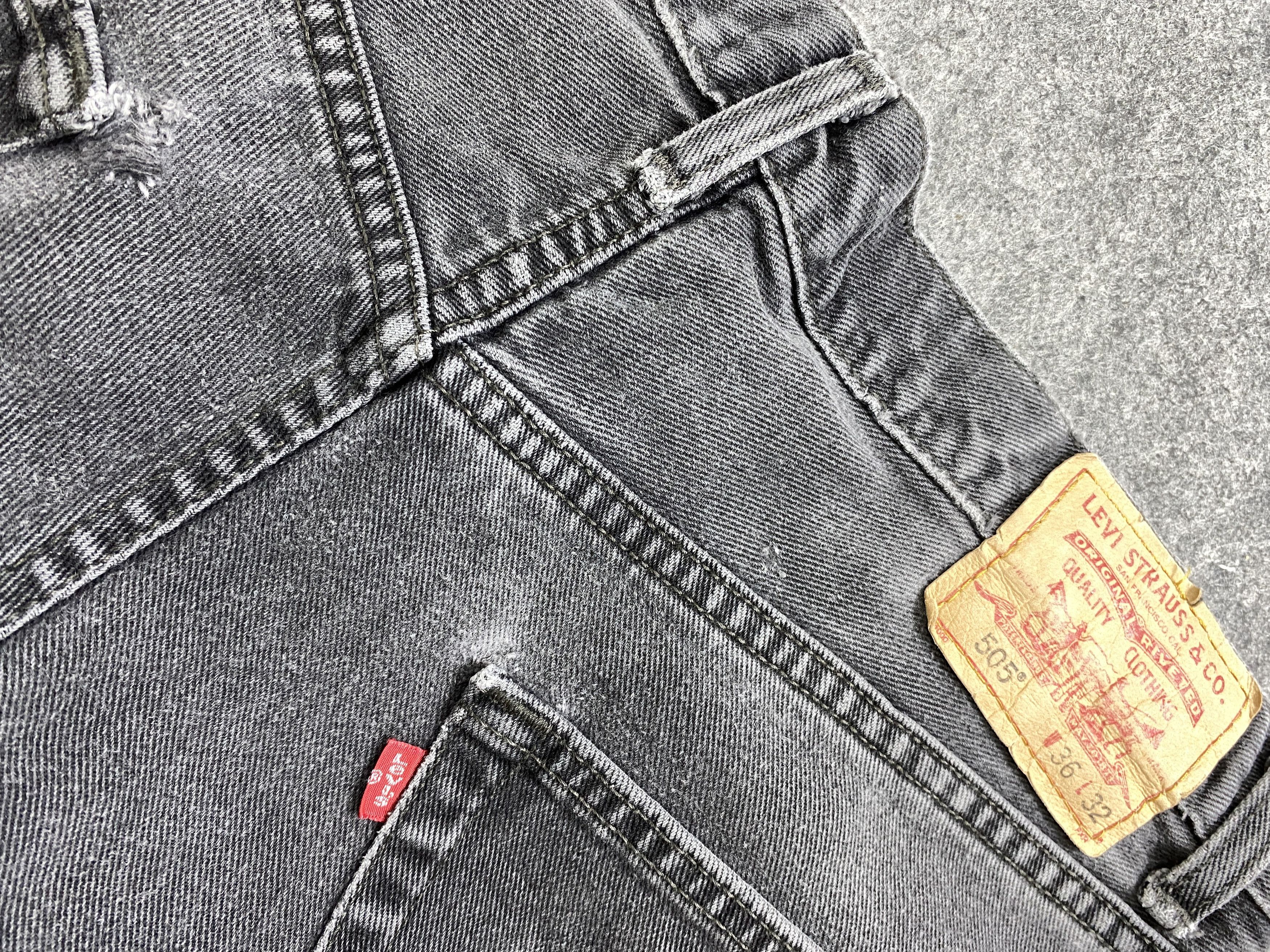 Levi's Black Distressed Vintage Levi's 505 35x29.5 Denim JN1279 Size US 35 - 10 Thumbnail