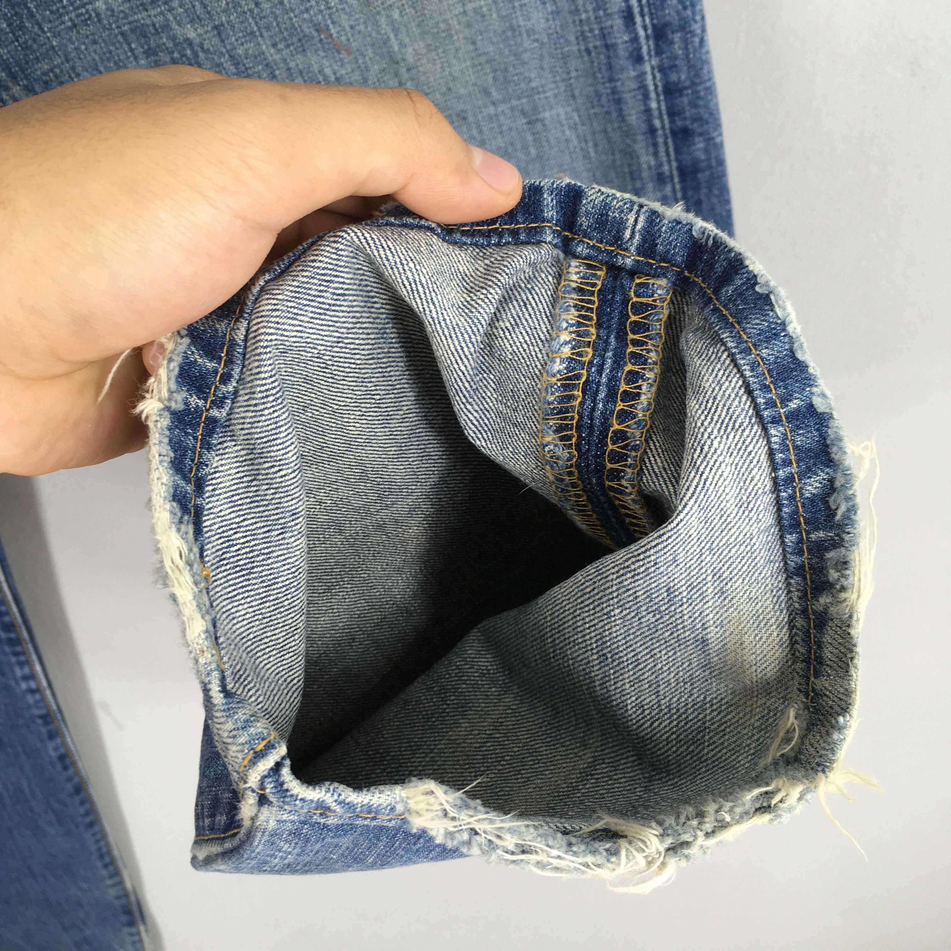 Levi's Size 28x30.5 Vintage 90s Levi's 501 Faded Blue Jeans S1214 Size US 28 / EU 44 - 5 Thumbnail