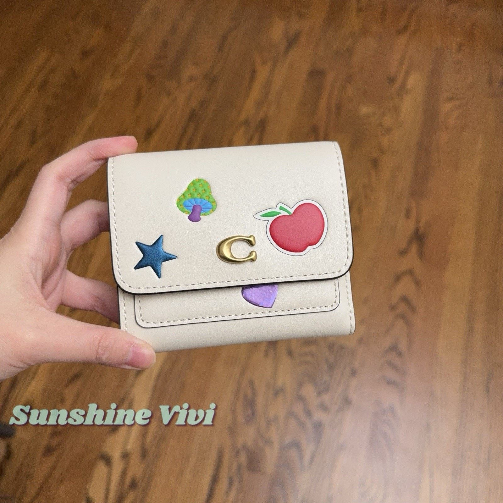 Coach NWT COACH Mila Small Flap Wallet With Sticker Chalk CCD00 Size ONE SIZE - 1 Thumbnail