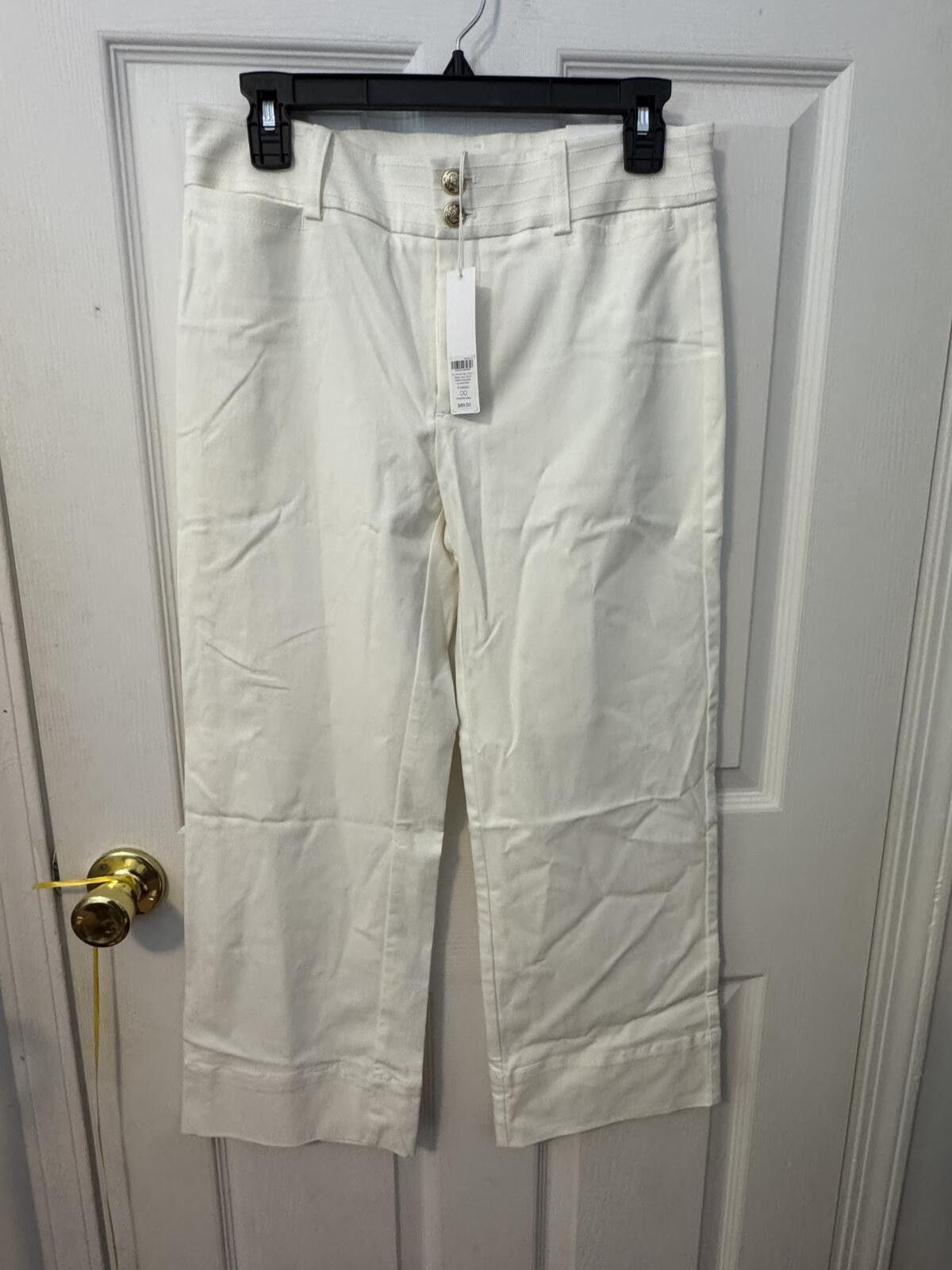 Chicos NWT Chicos Wide Leg Crop Pants in Alabaster, Size 00 Size 24" / US 00 / IT 34 - 1 Thumbnail