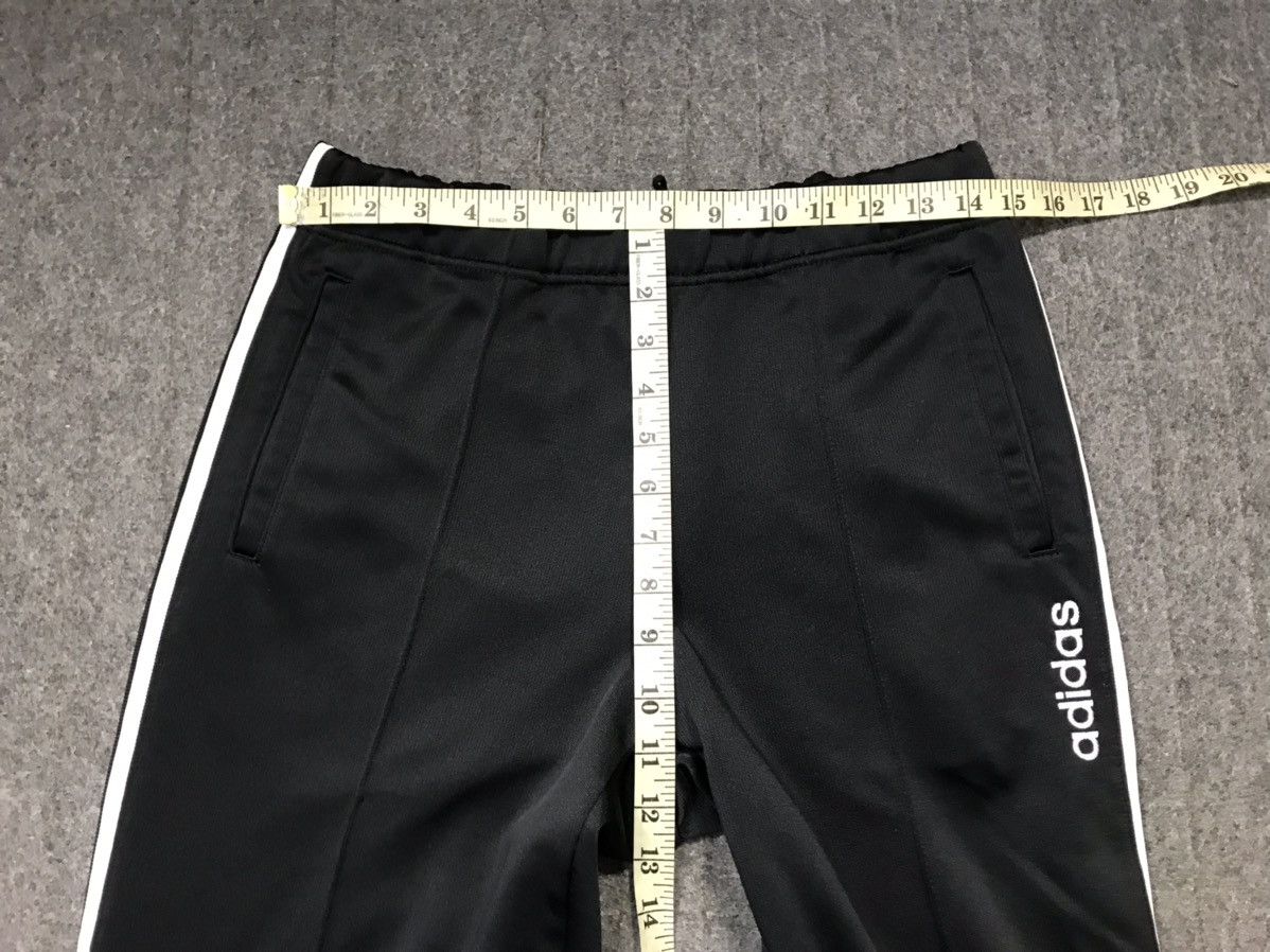 Adidas Adidas 3 Stripe Tracksuit Jogger Pant Size 28/30 Sportswear Size US 30 / EU 46 - 8 Thumbnail